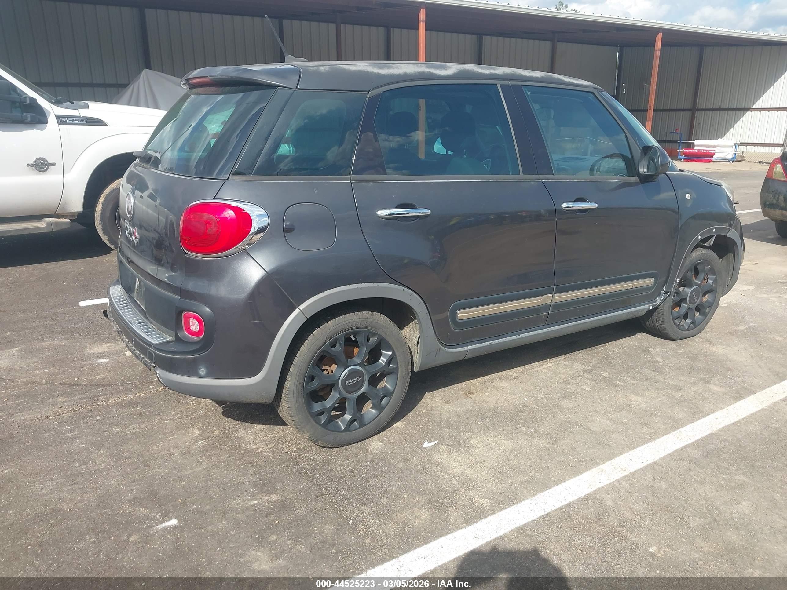 FIAT 500L image 4