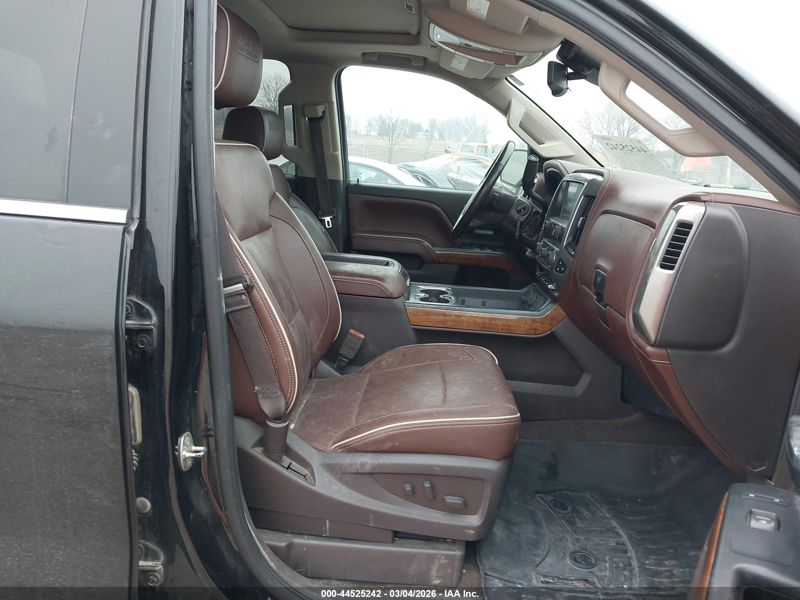 CHEVROLET SILVERADO image 5