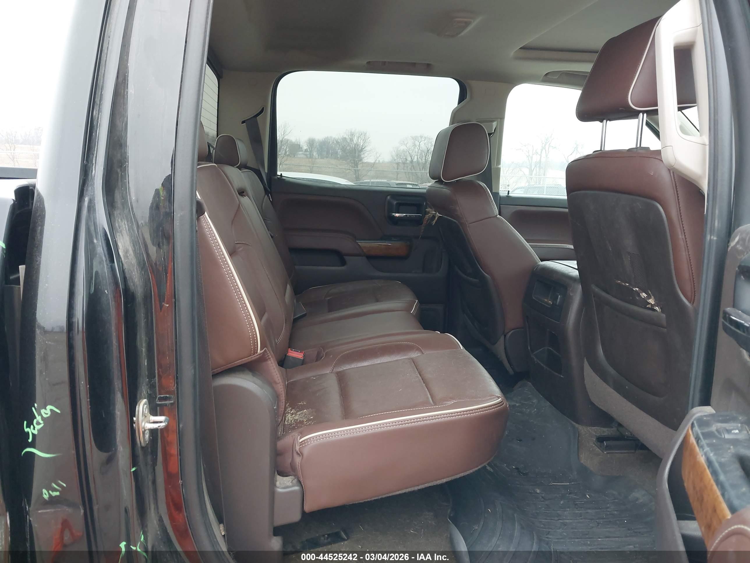 CHEVROLET SILVERADO image 8