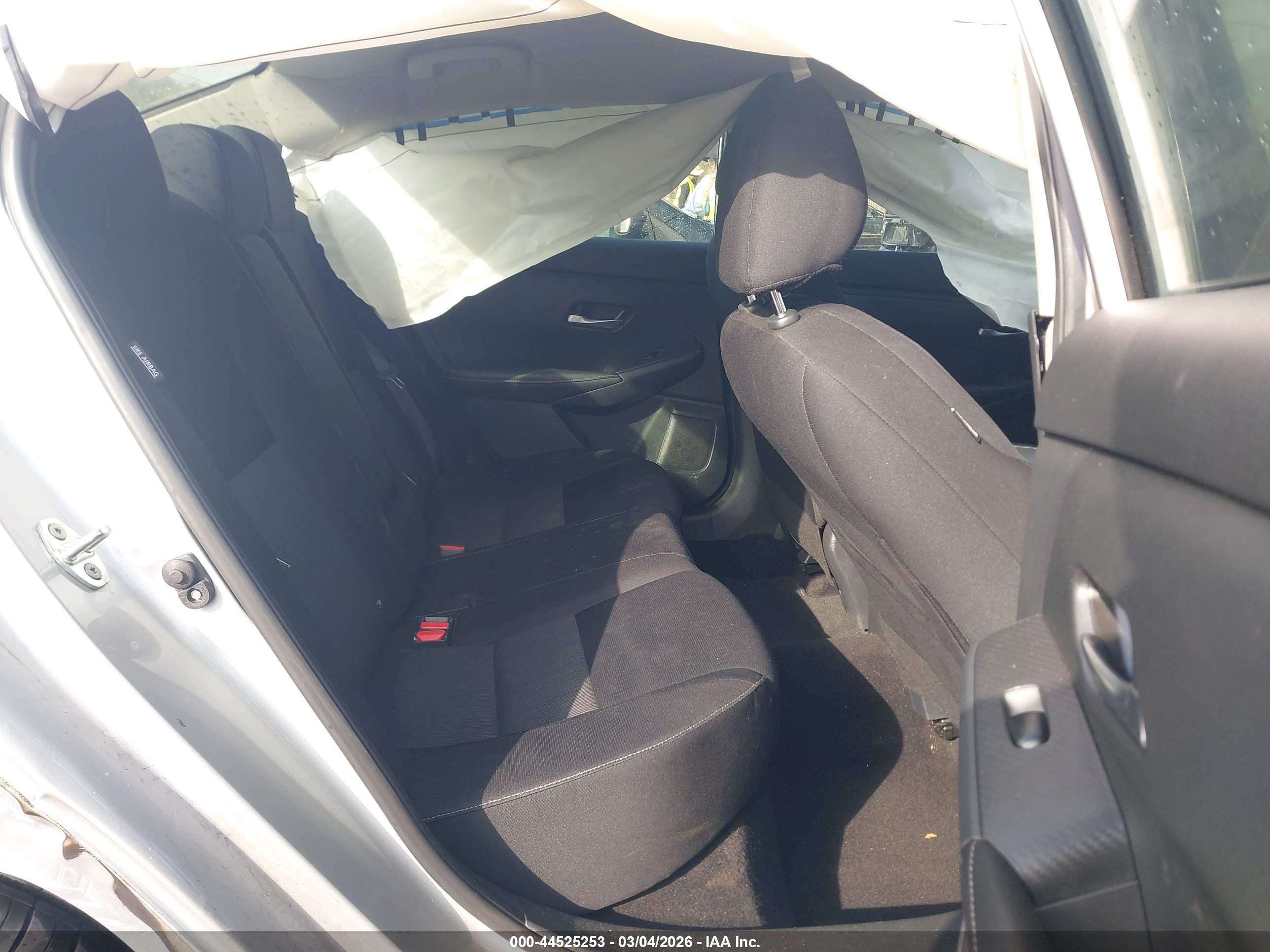 NISSAN SENTRA image 8