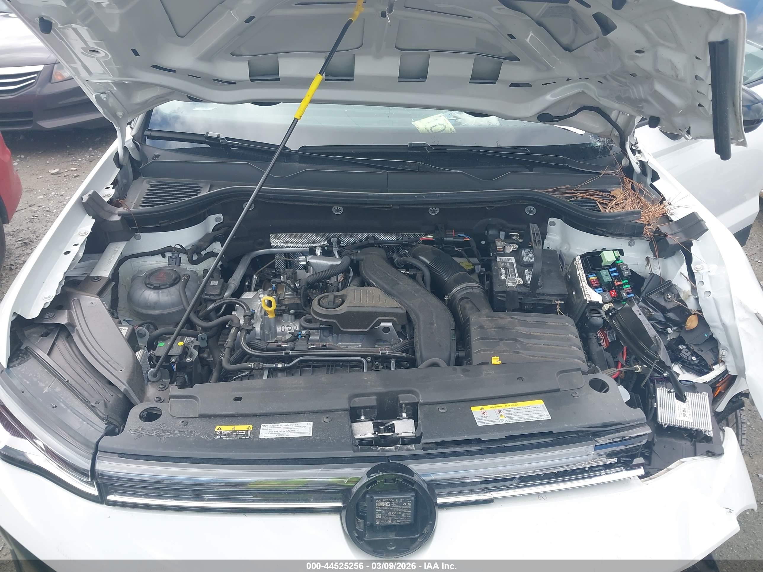 VOLKSWAGEN TAOS image 10