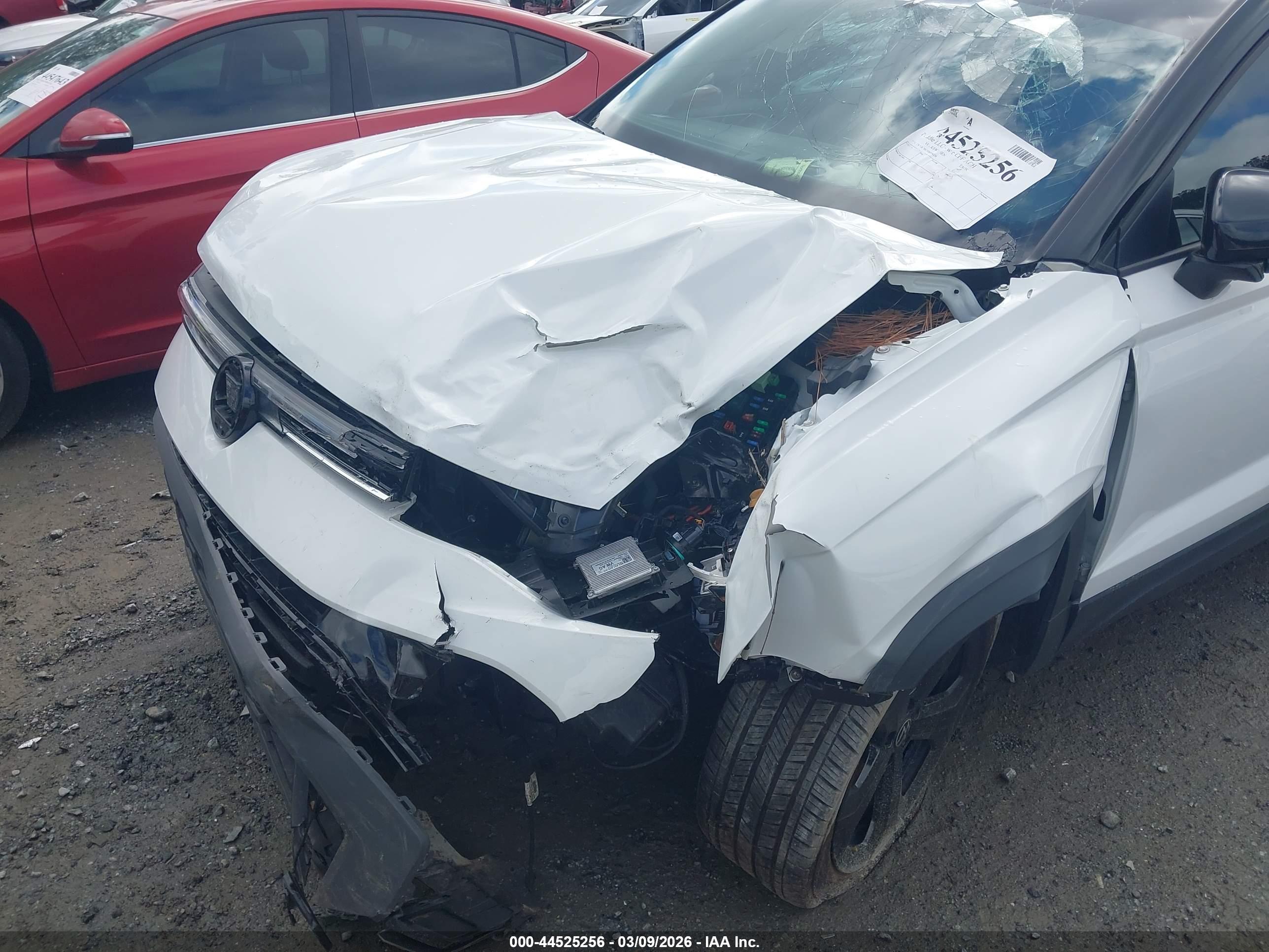 VOLKSWAGEN TAOS image 6