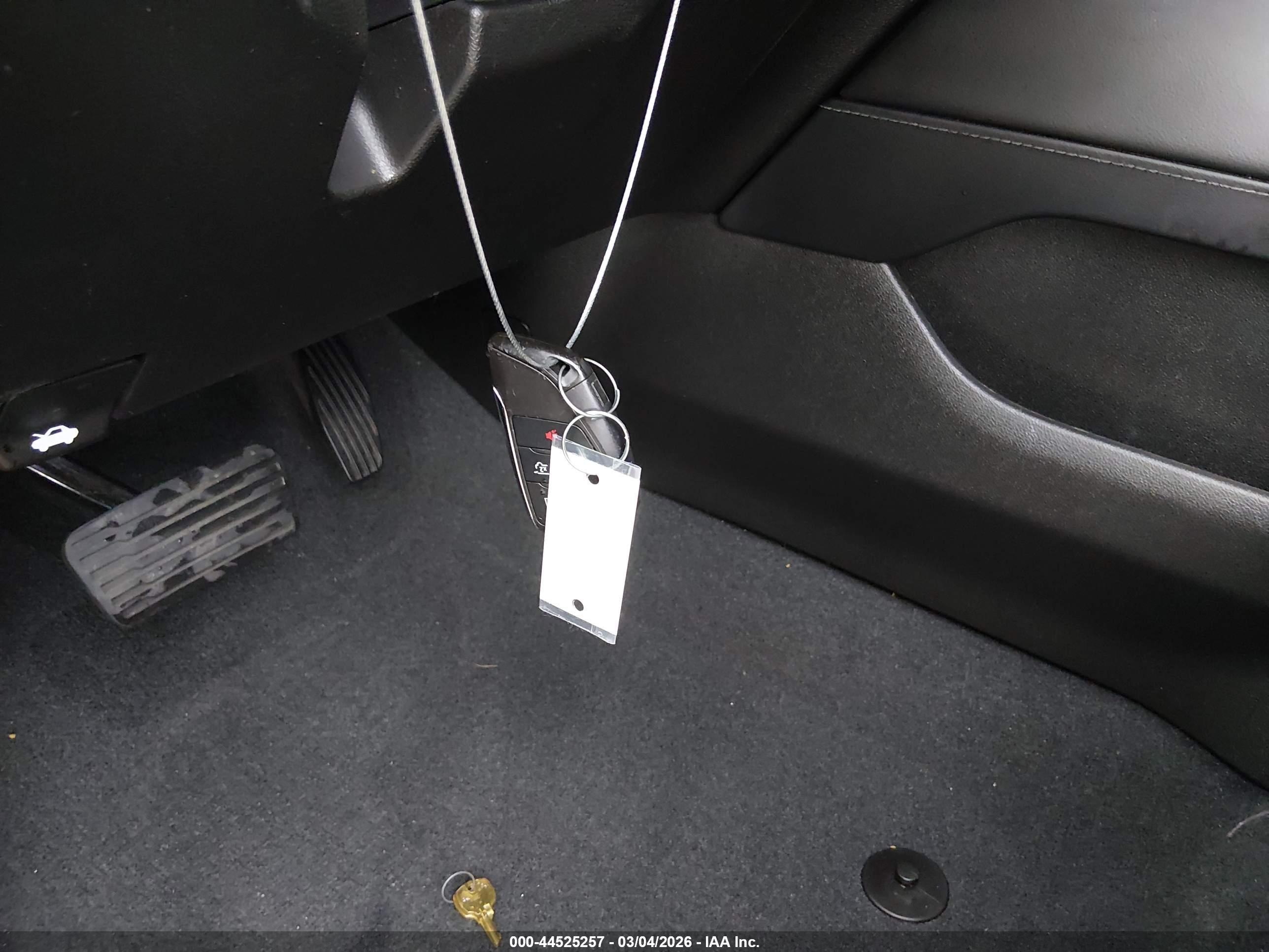 GMC YUKON image 11