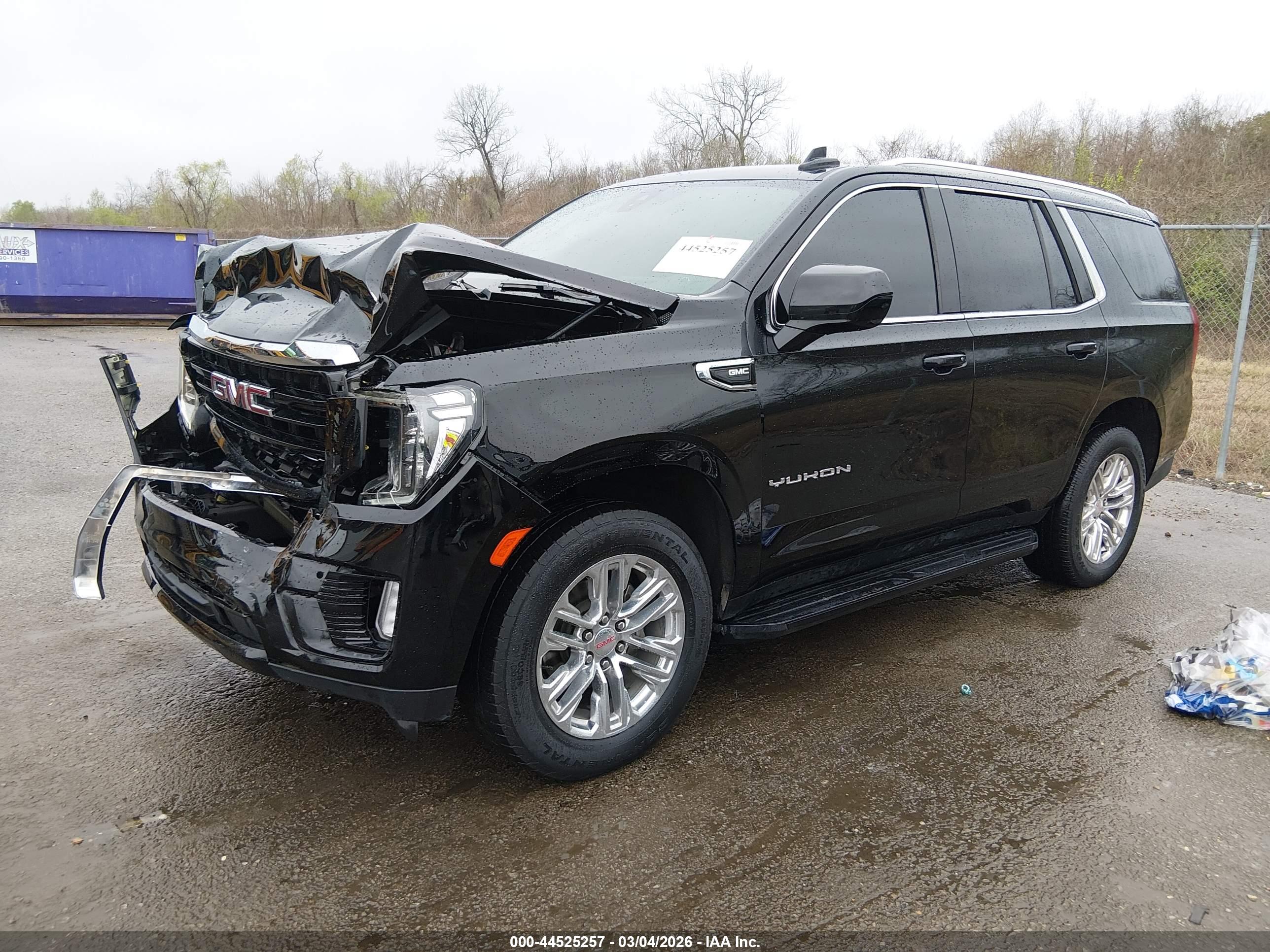 GMC YUKON image 2