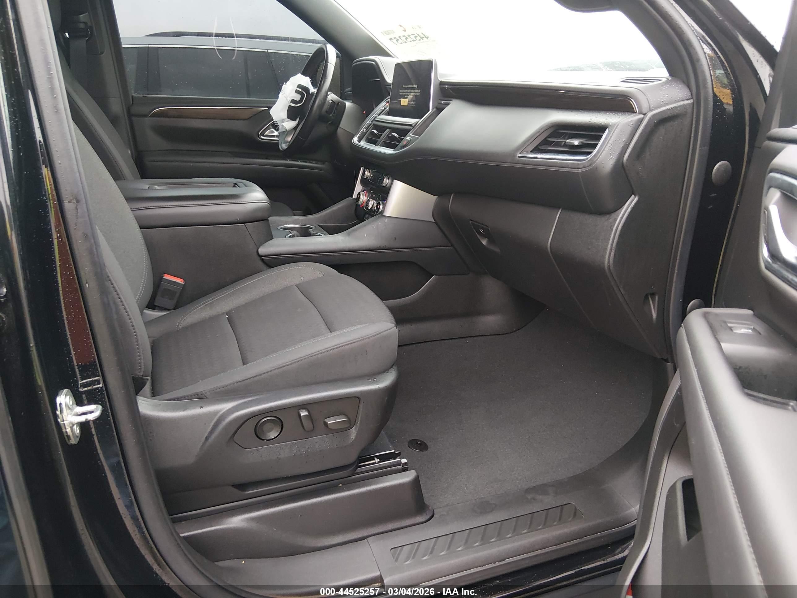 GMC YUKON image 5