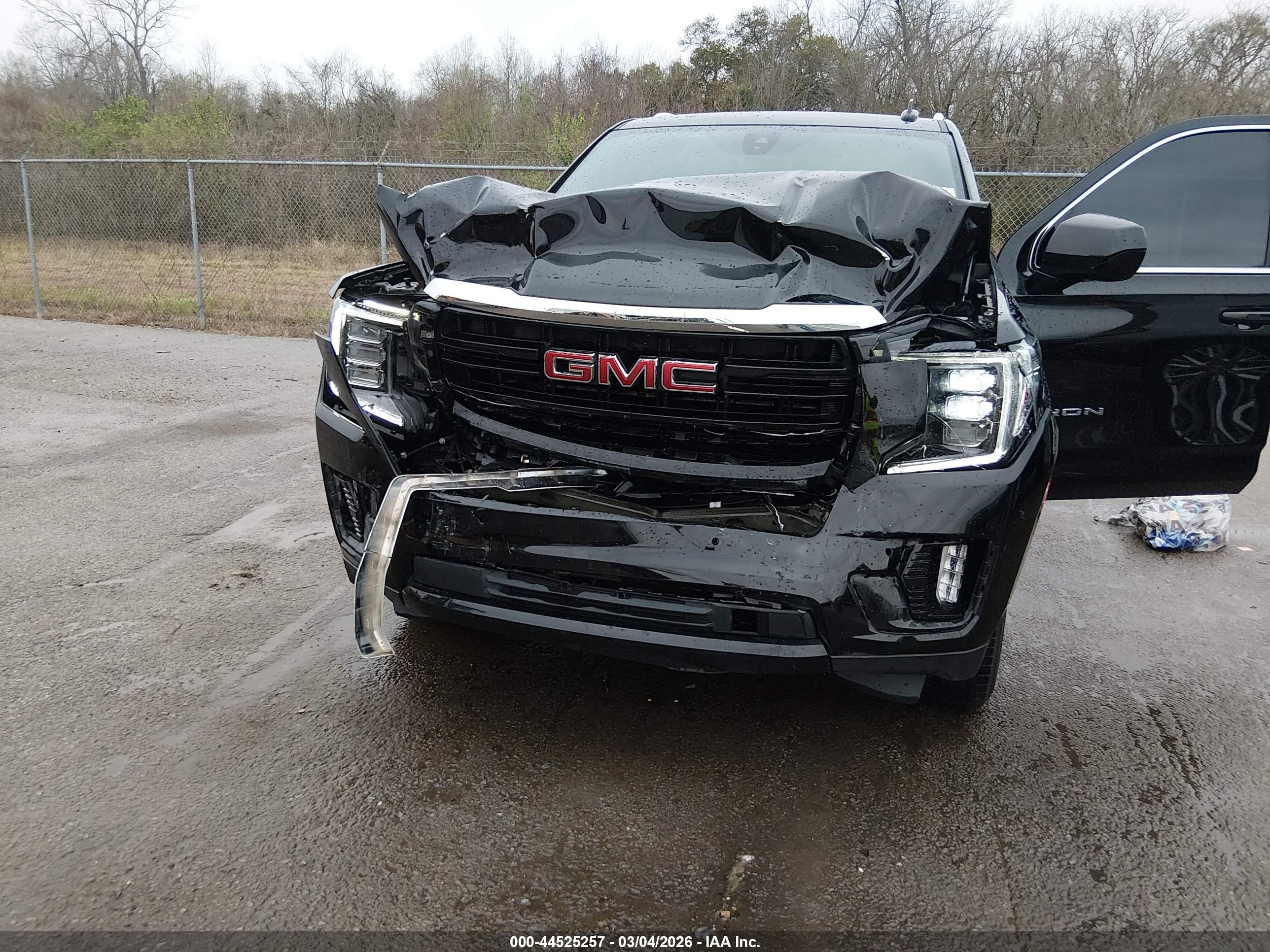 GMC YUKON image 6