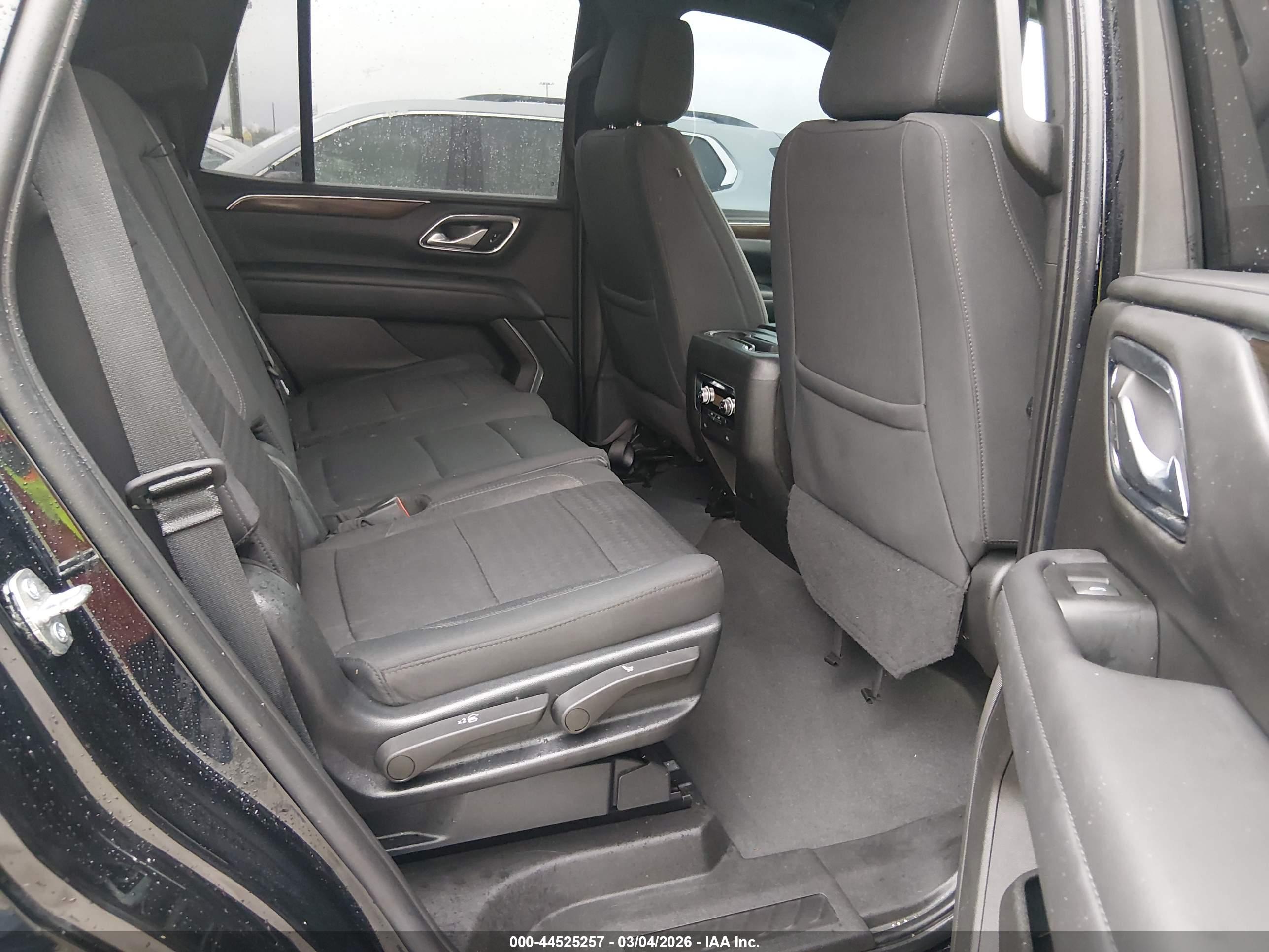 GMC YUKON image 8