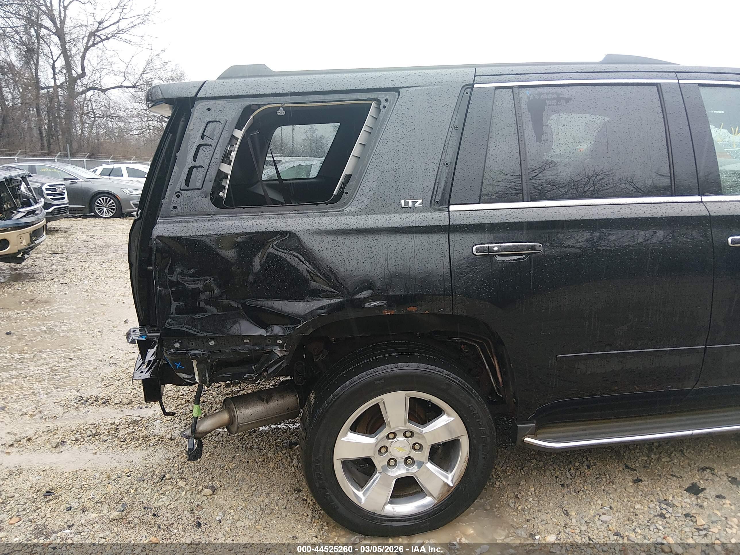 CHEVROLET TAHOE image 6