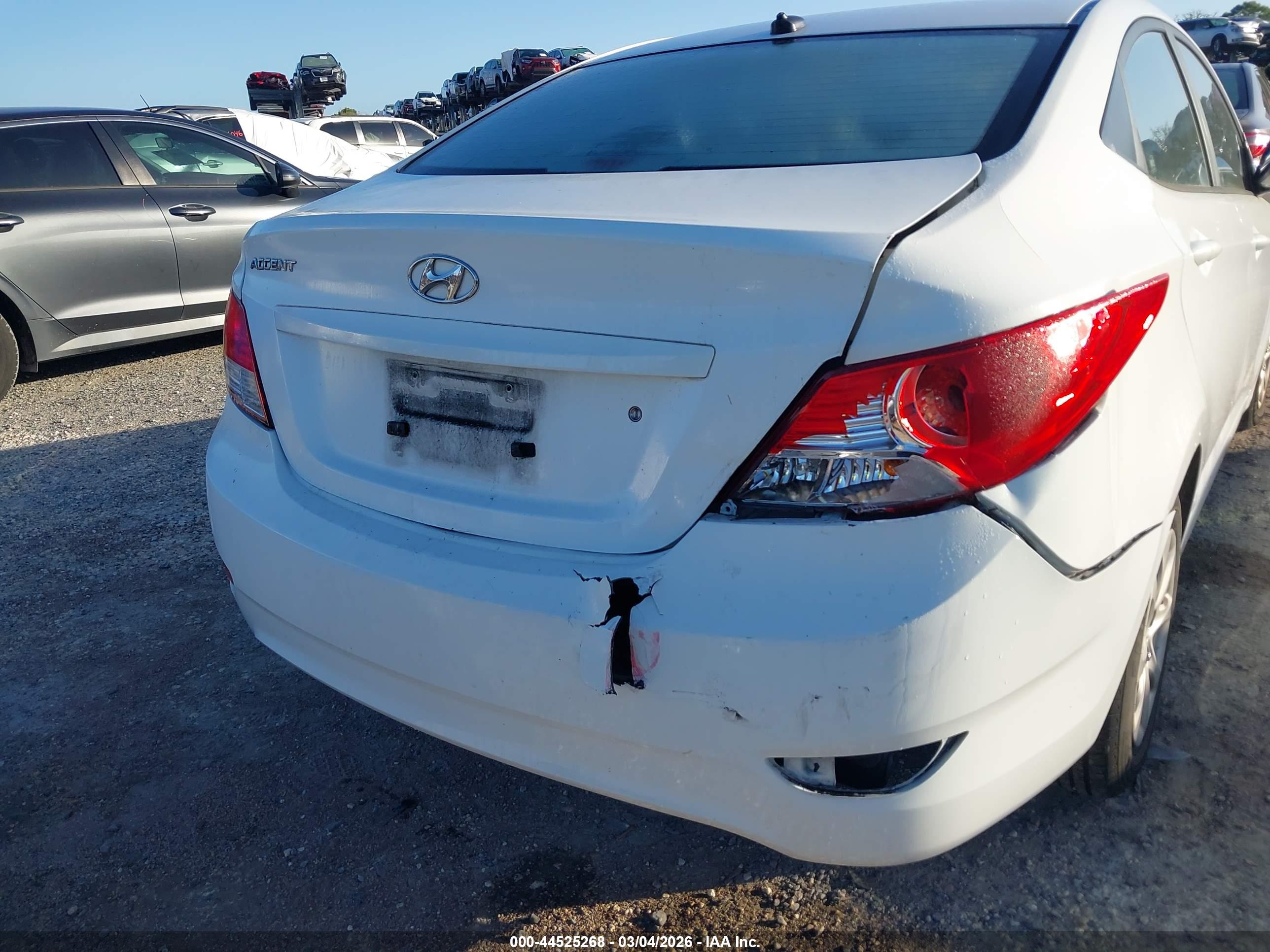 HYUNDAI ACCENT image 6