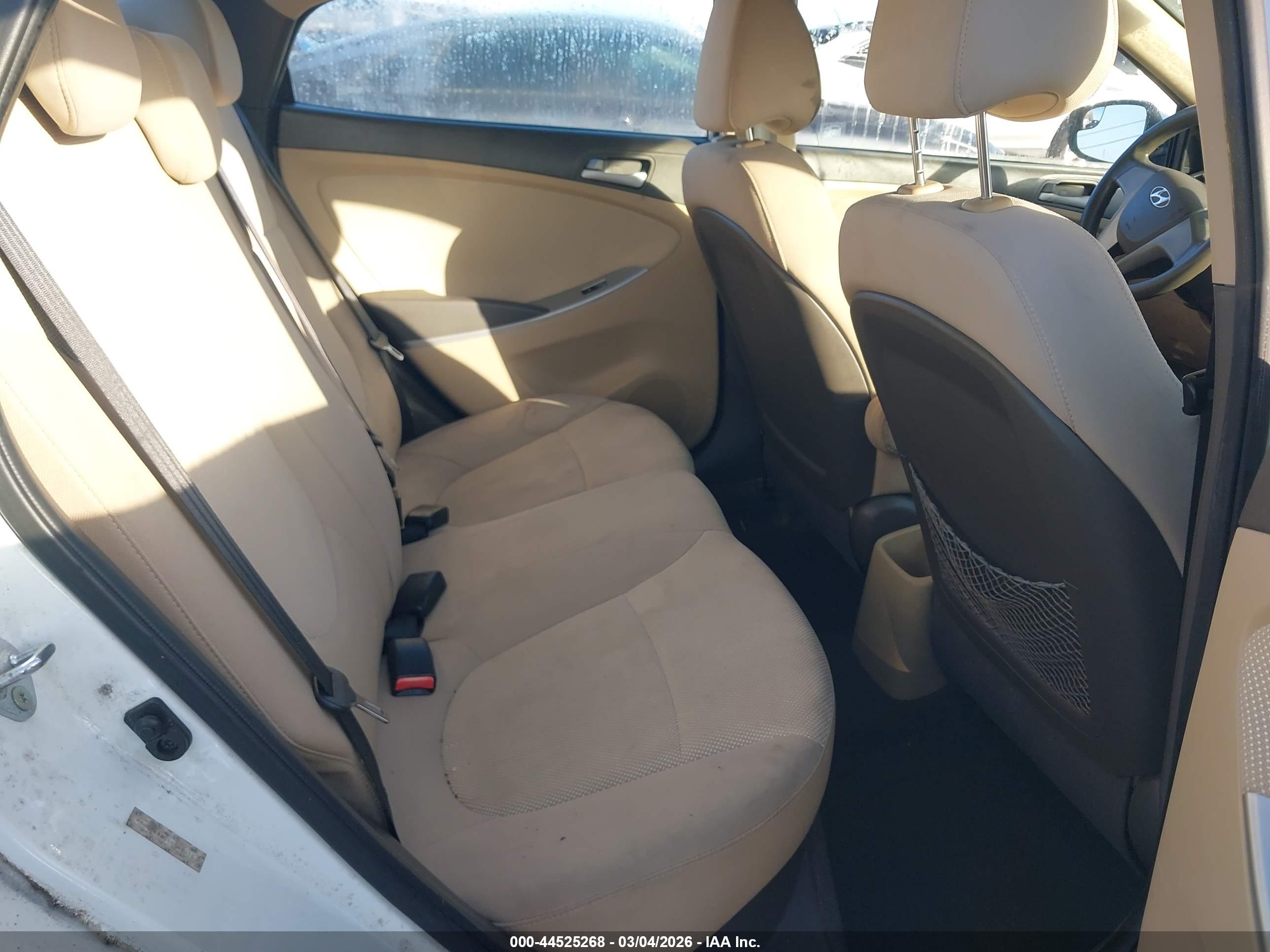 HYUNDAI ACCENT image 8