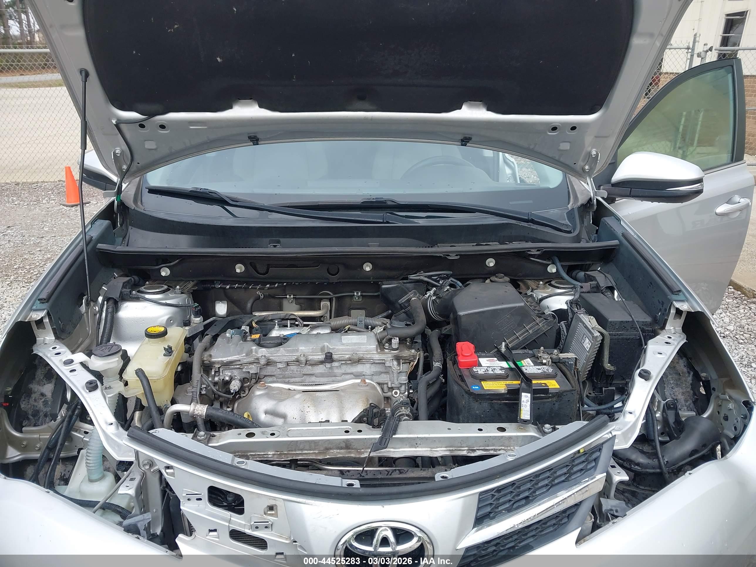 TOYOTA RAV4 image 10
