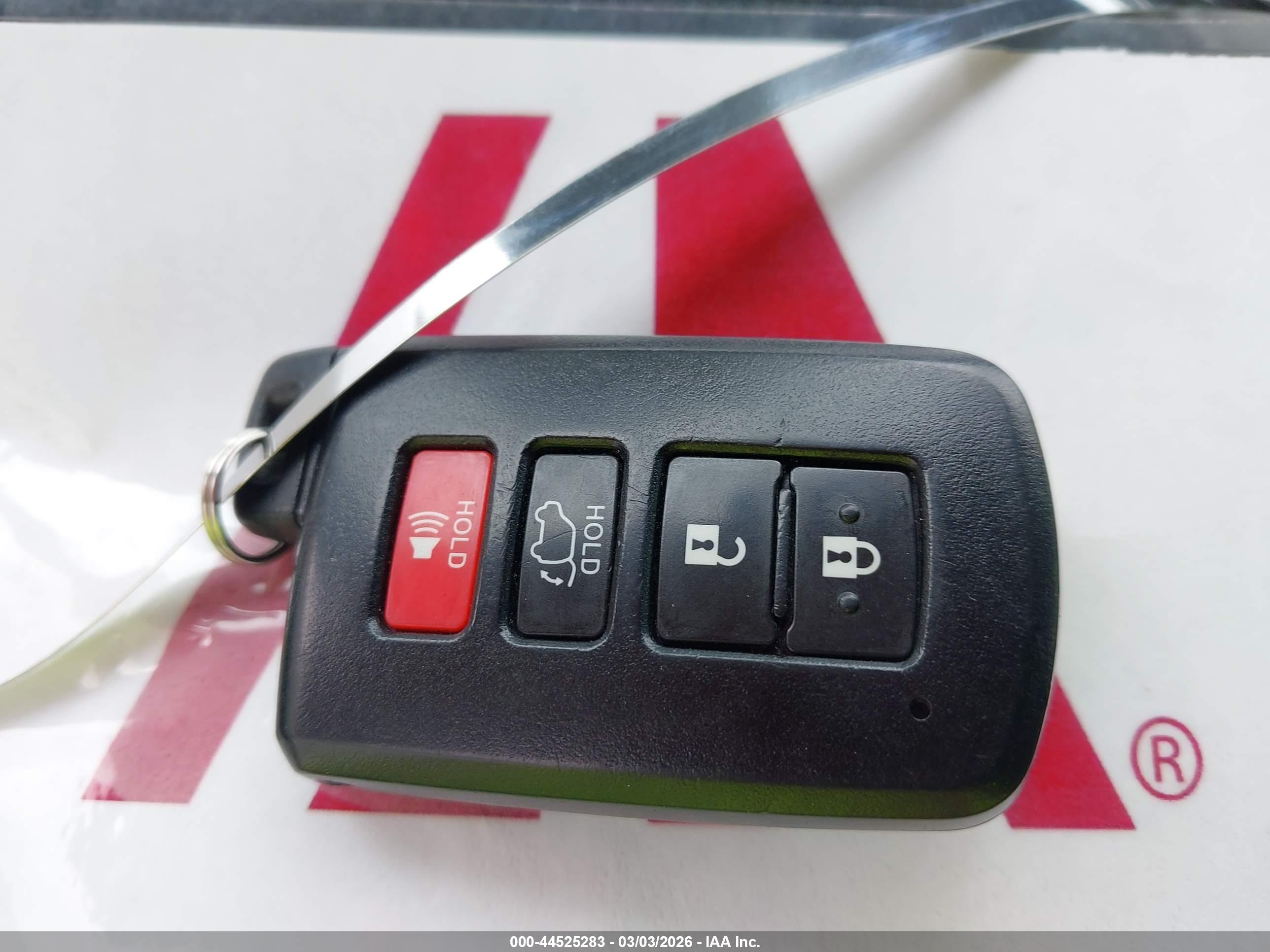 TOYOTA RAV4 image 11