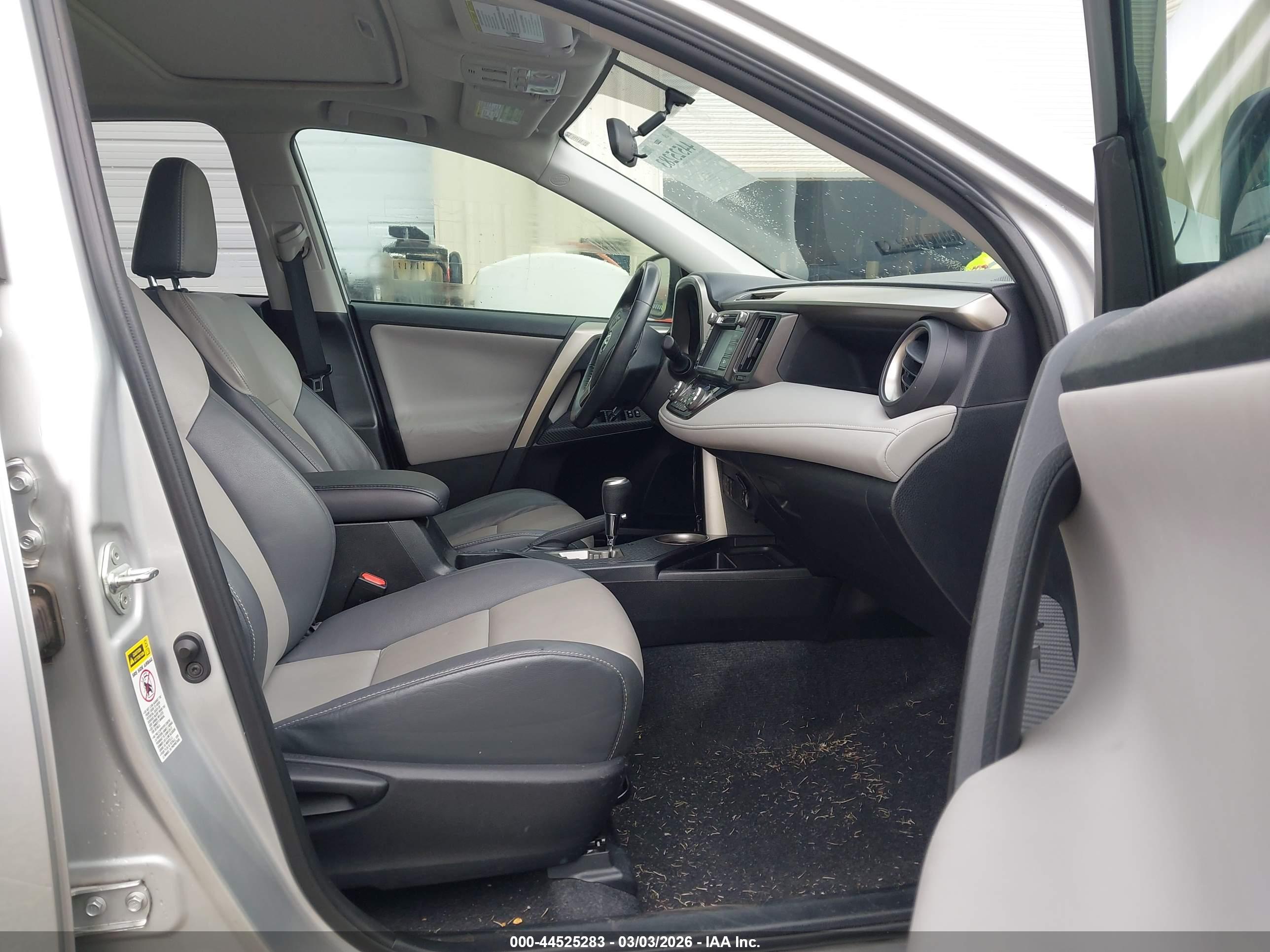 TOYOTA RAV4 image 5