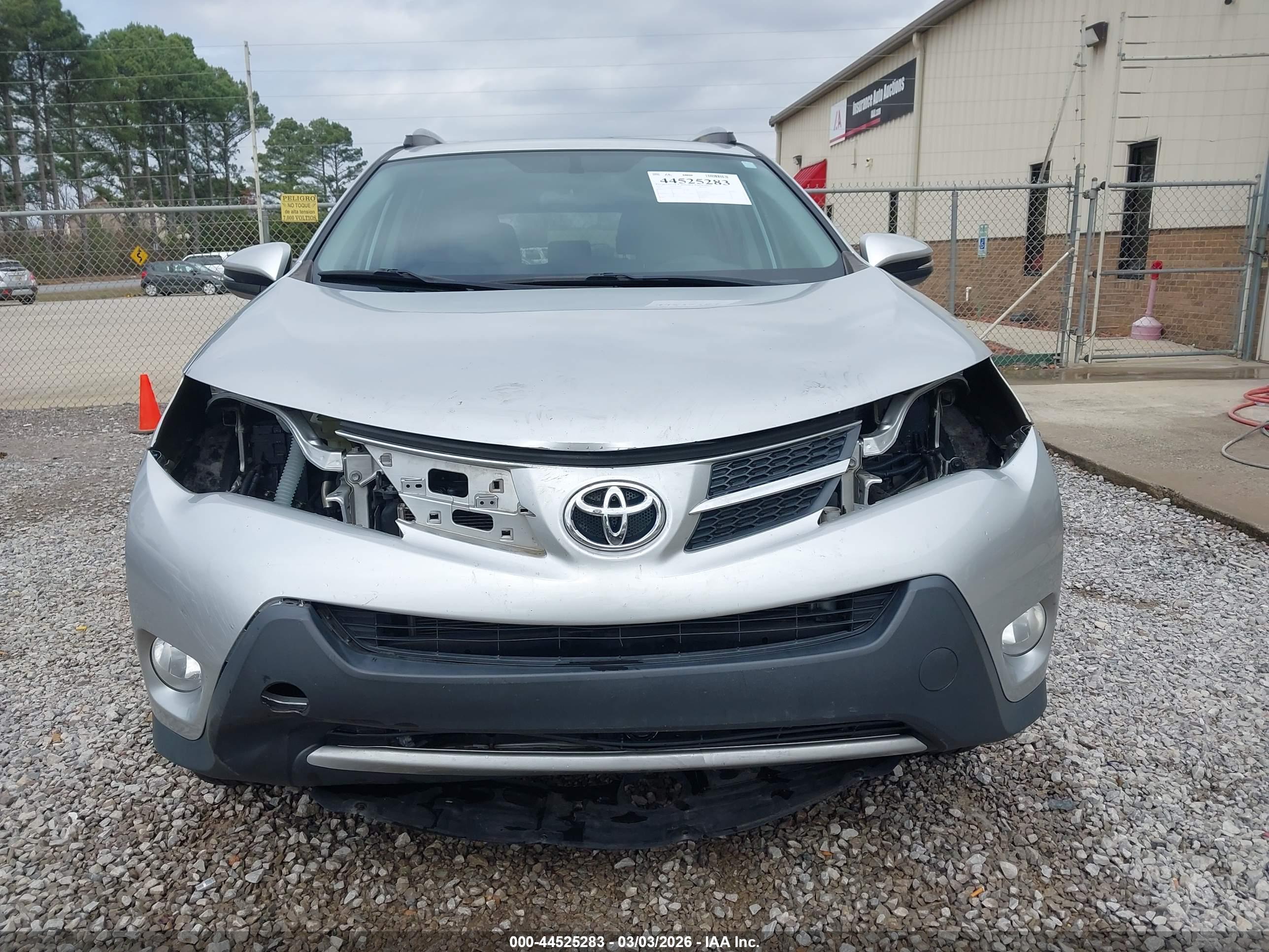 TOYOTA RAV4 image 6