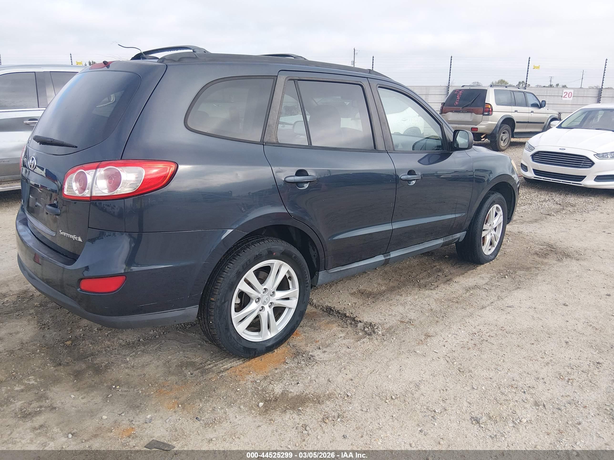 HYUNDAI SANTA image 4