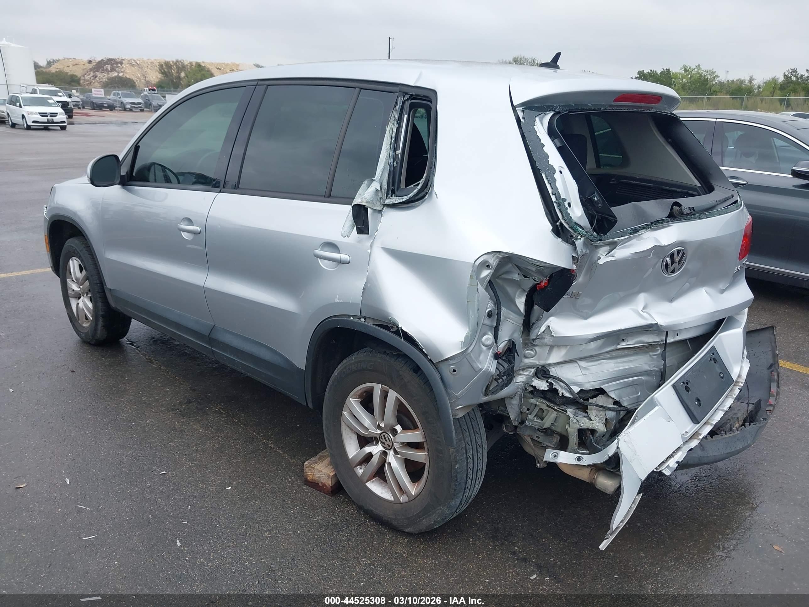 VOLKSWAGEN TIGUAN image 3