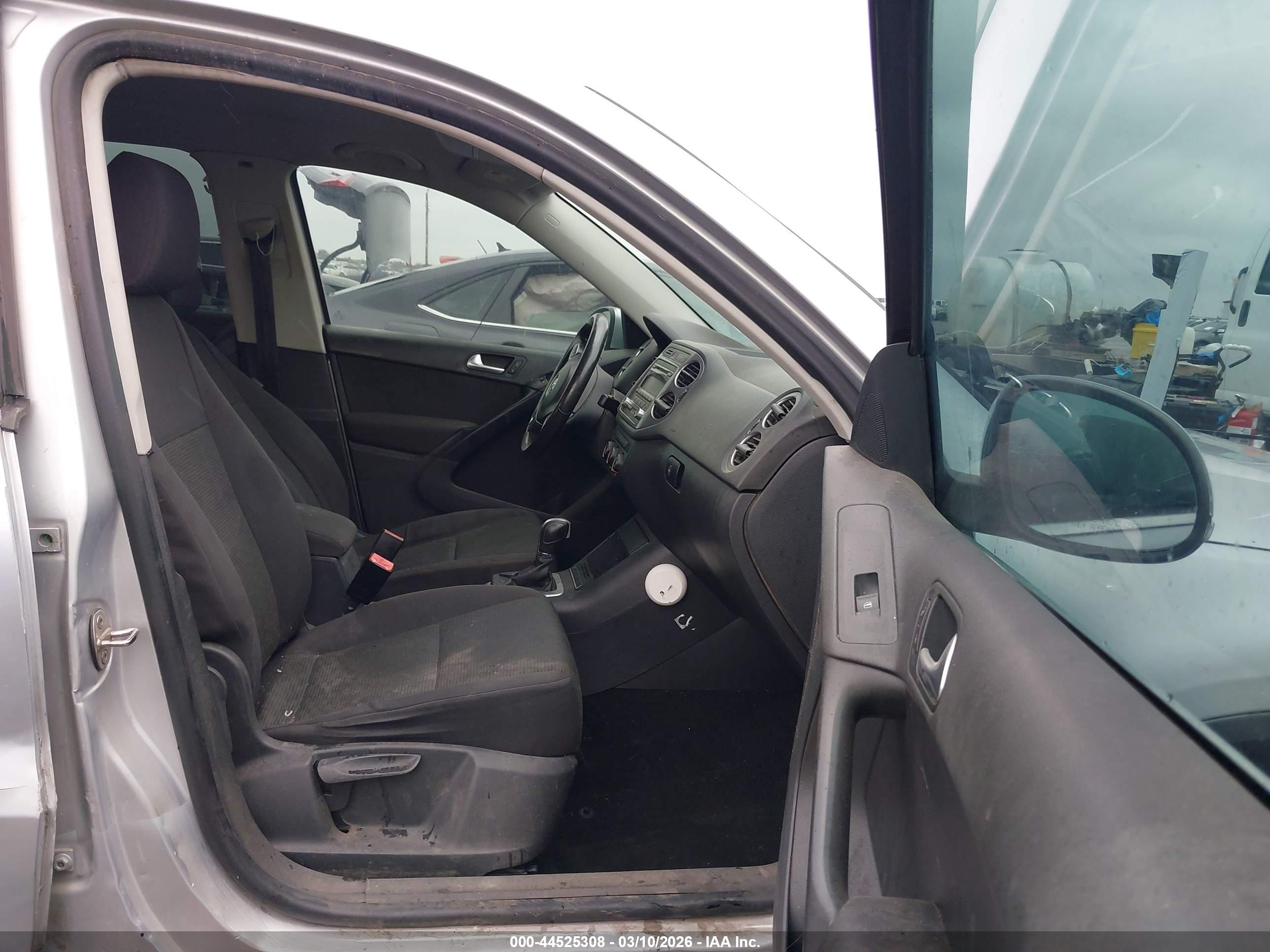 VOLKSWAGEN TIGUAN image 5