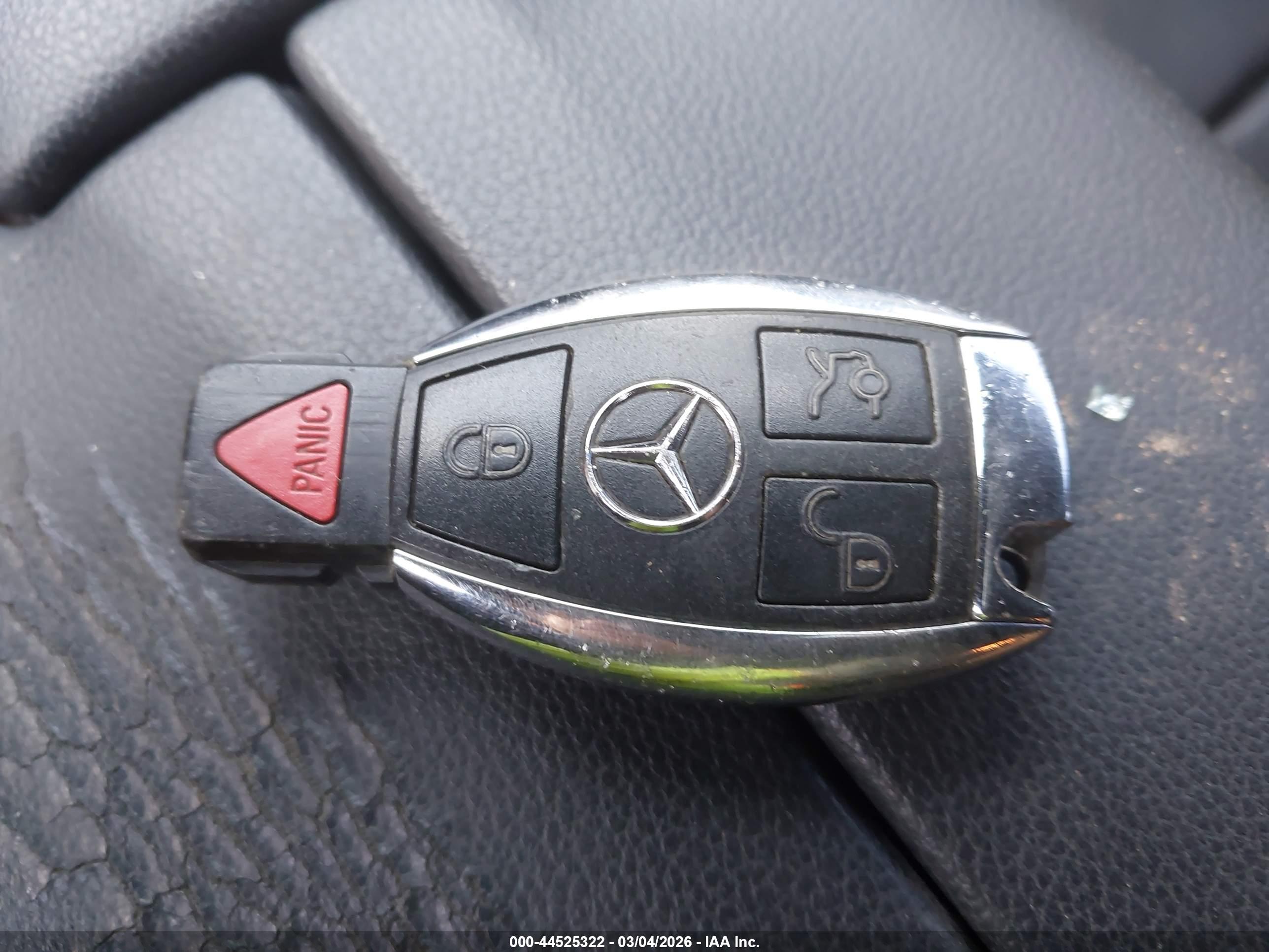 MERCEDES-BENZ E image 11