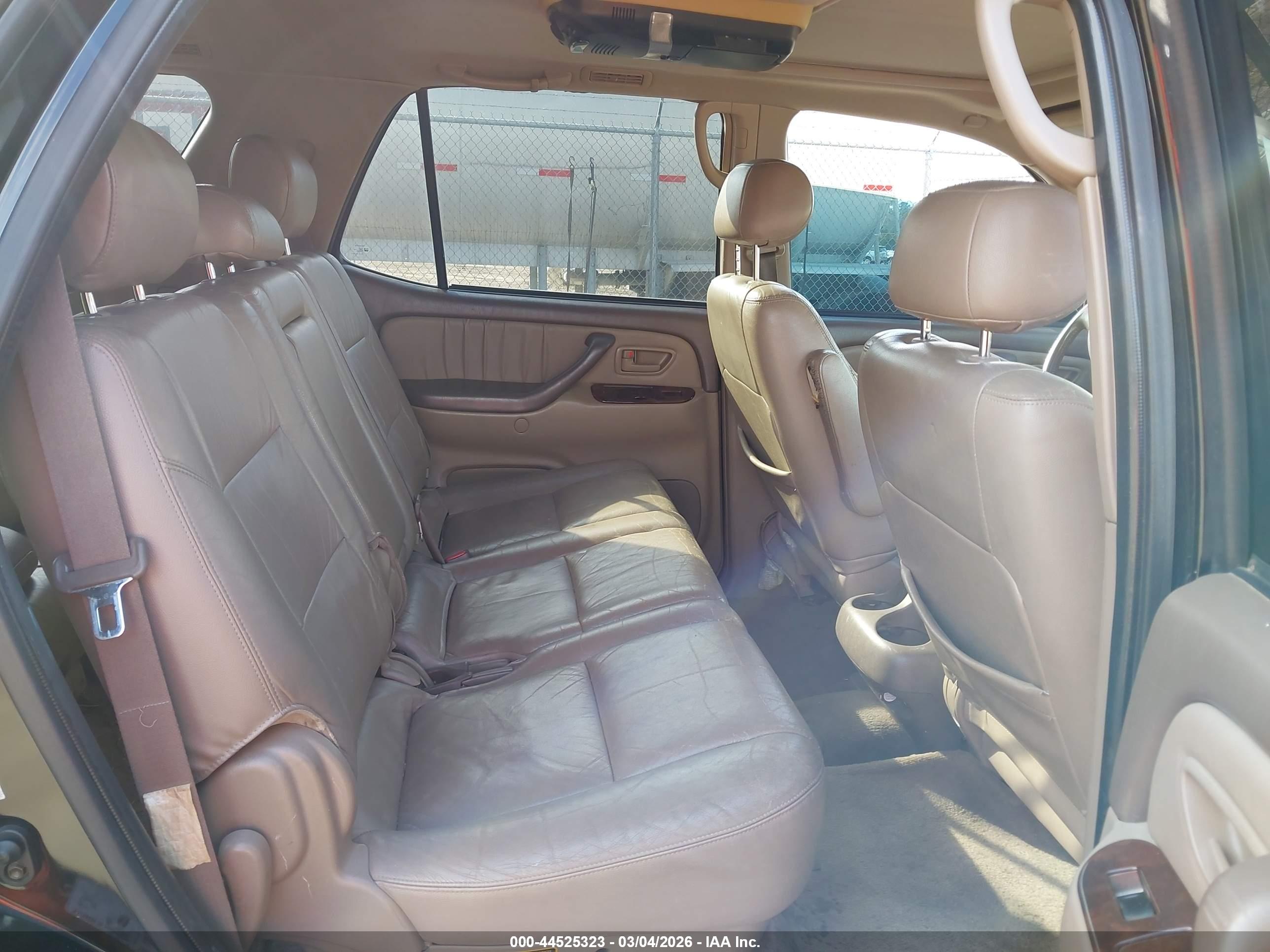 TOYOTA SEQUOIA image 8