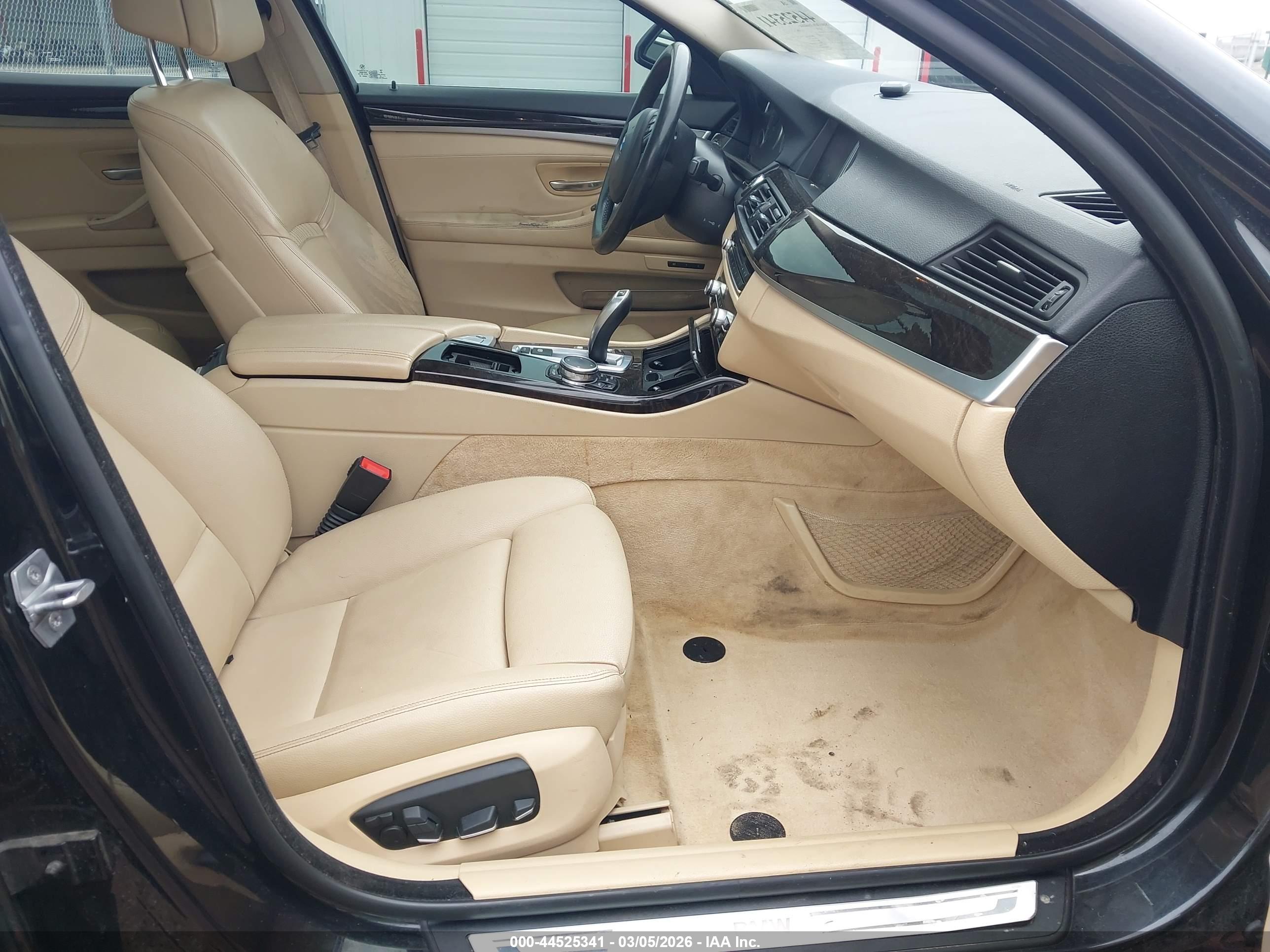 BMW 528I image 5