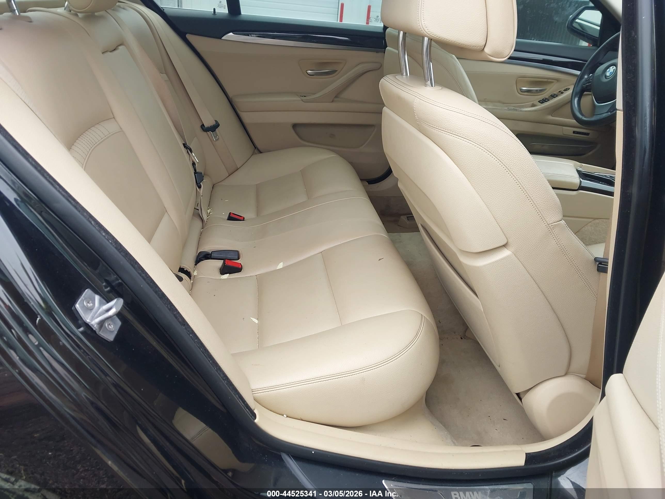 BMW 528I image 8