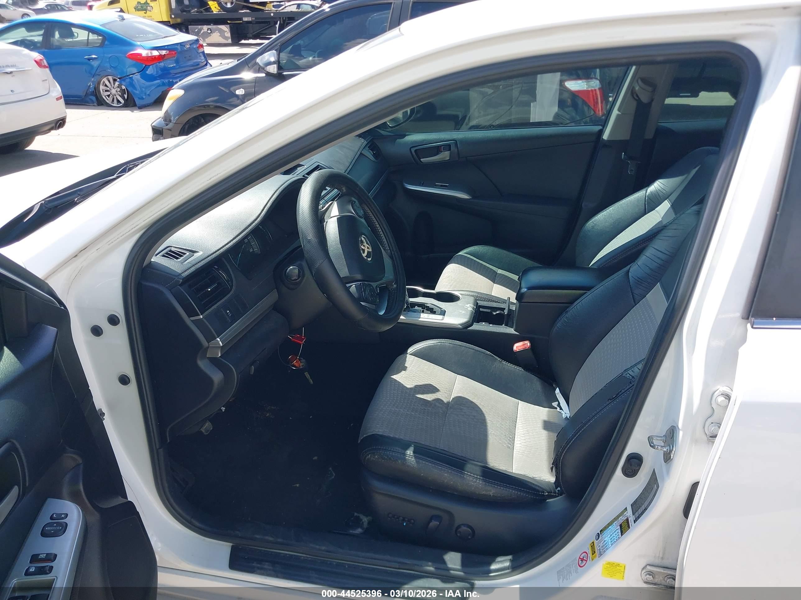 TOYOTA CAMRY image 5