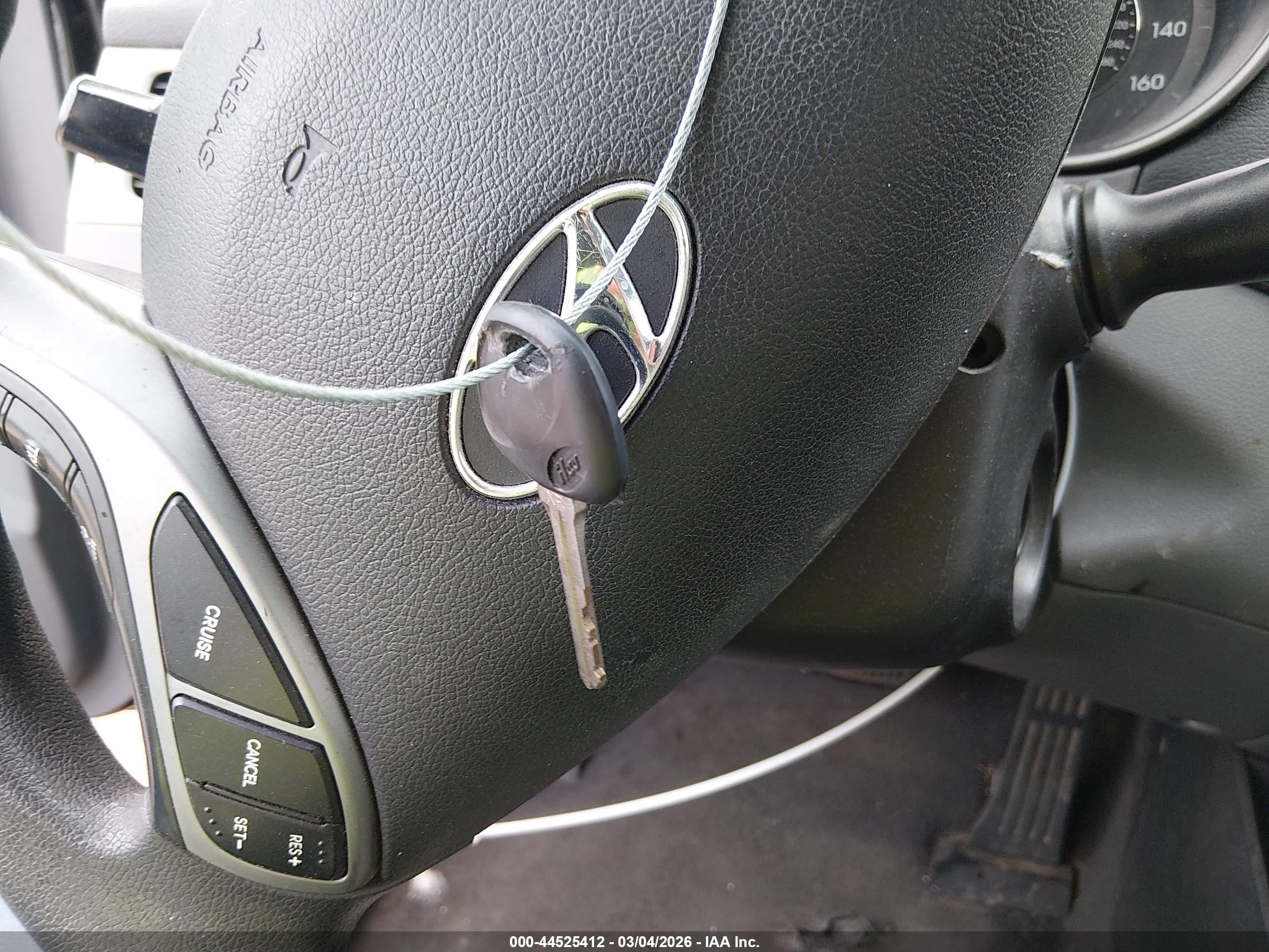 HYUNDAI ELANTRA image 11
