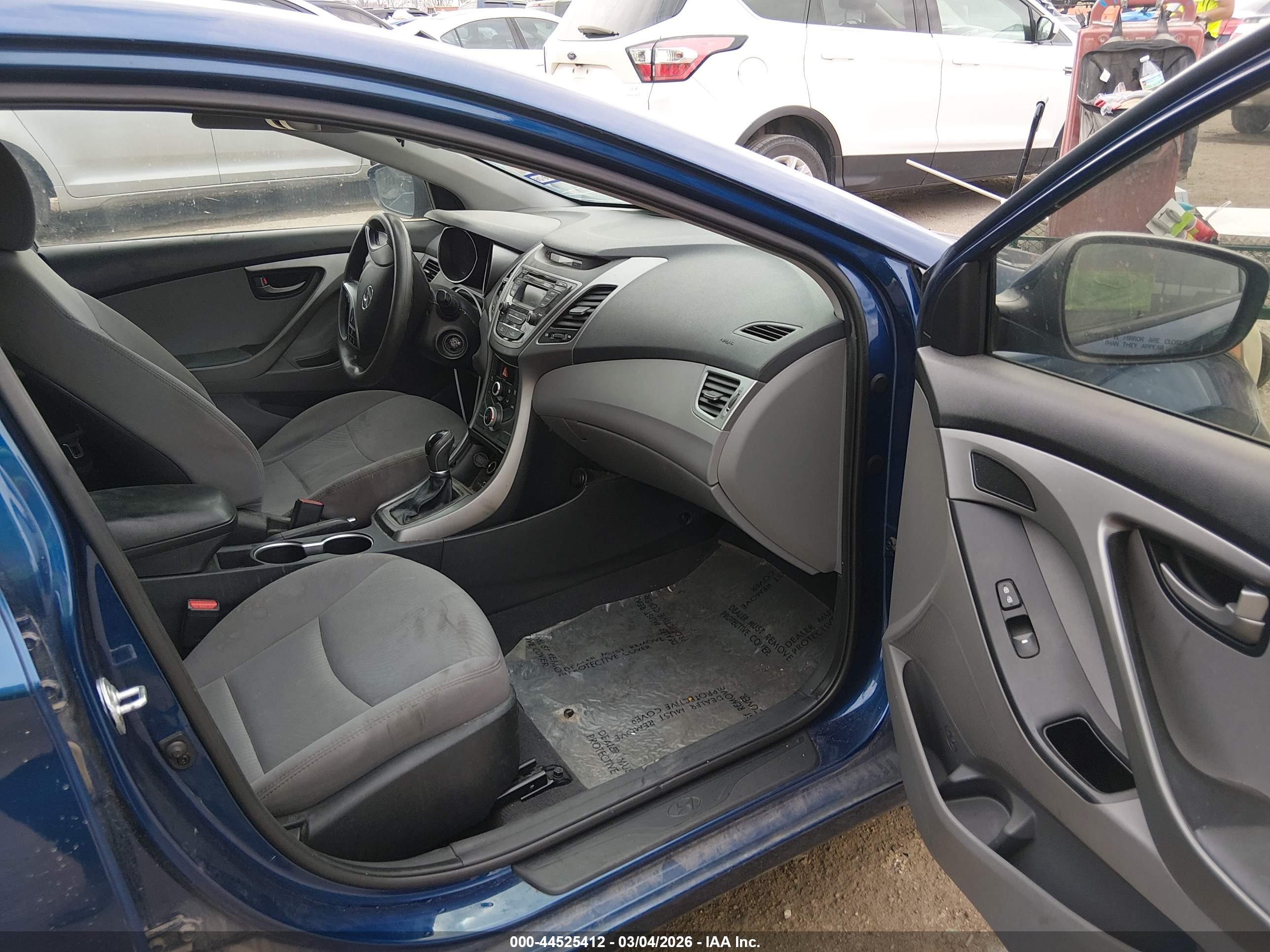 HYUNDAI ELANTRA image 5