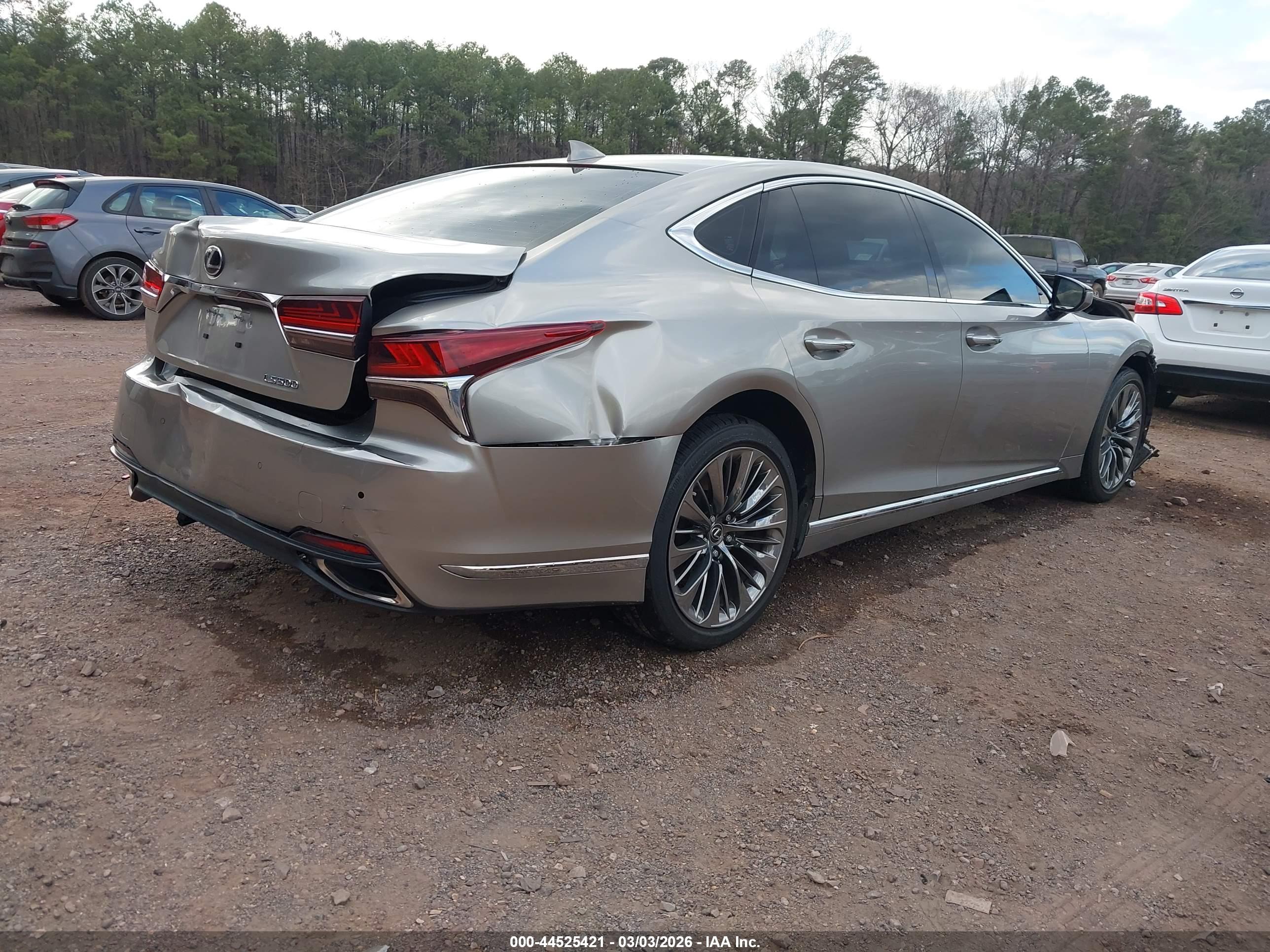 LEXUS LS image 4