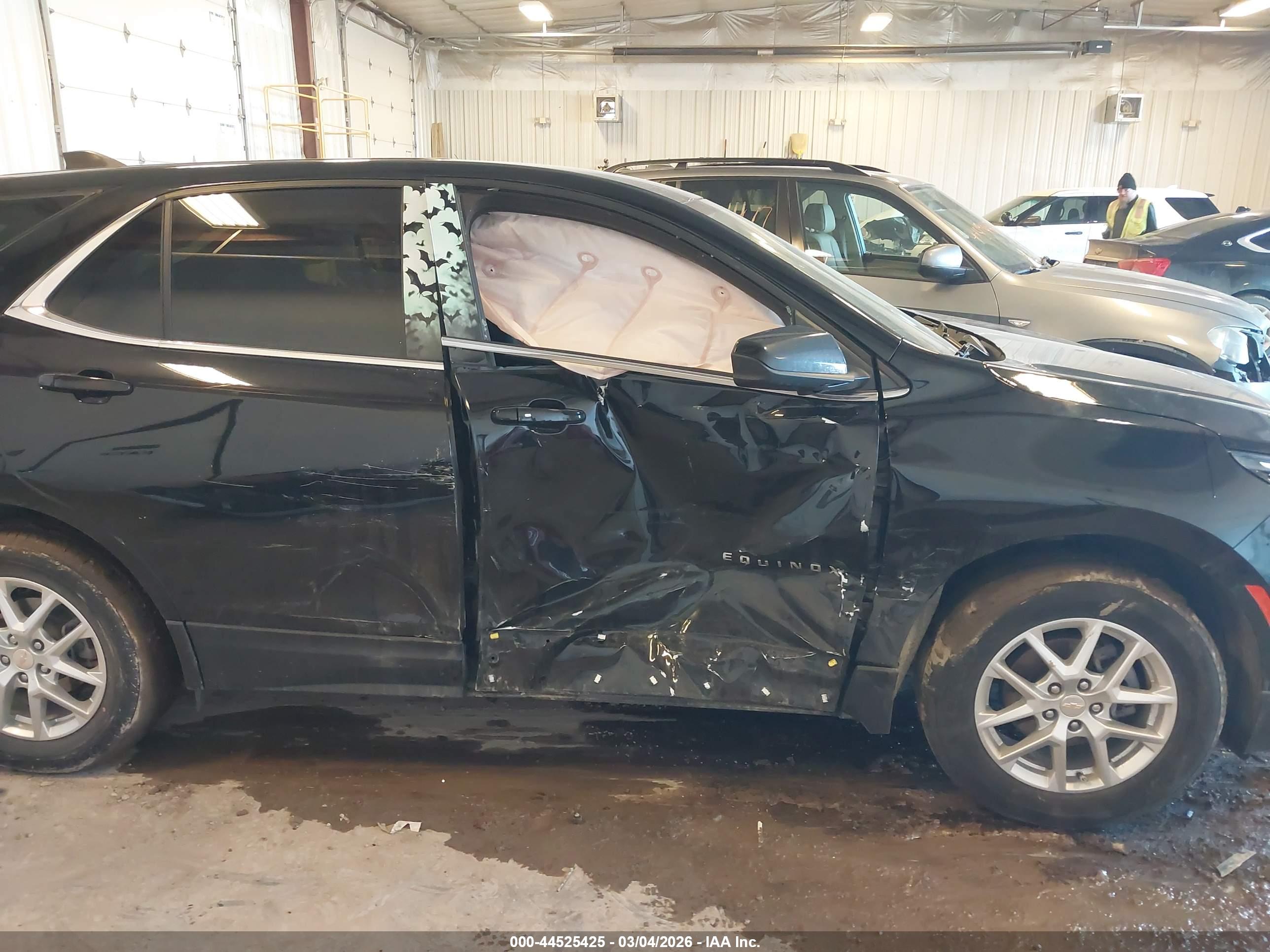 CHEVROLET EQUINOX image 6