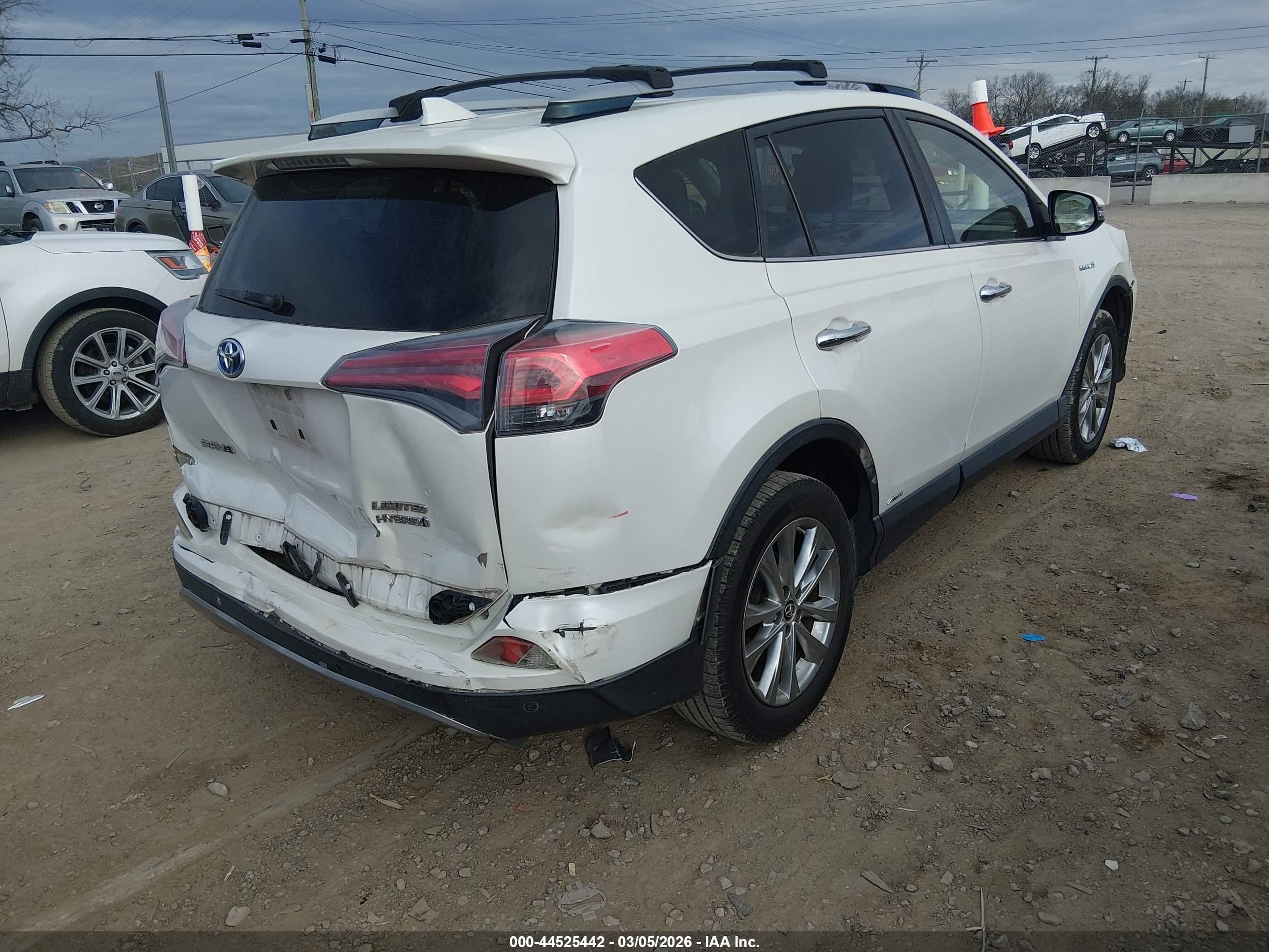 TOYOTA RAV4 image 4