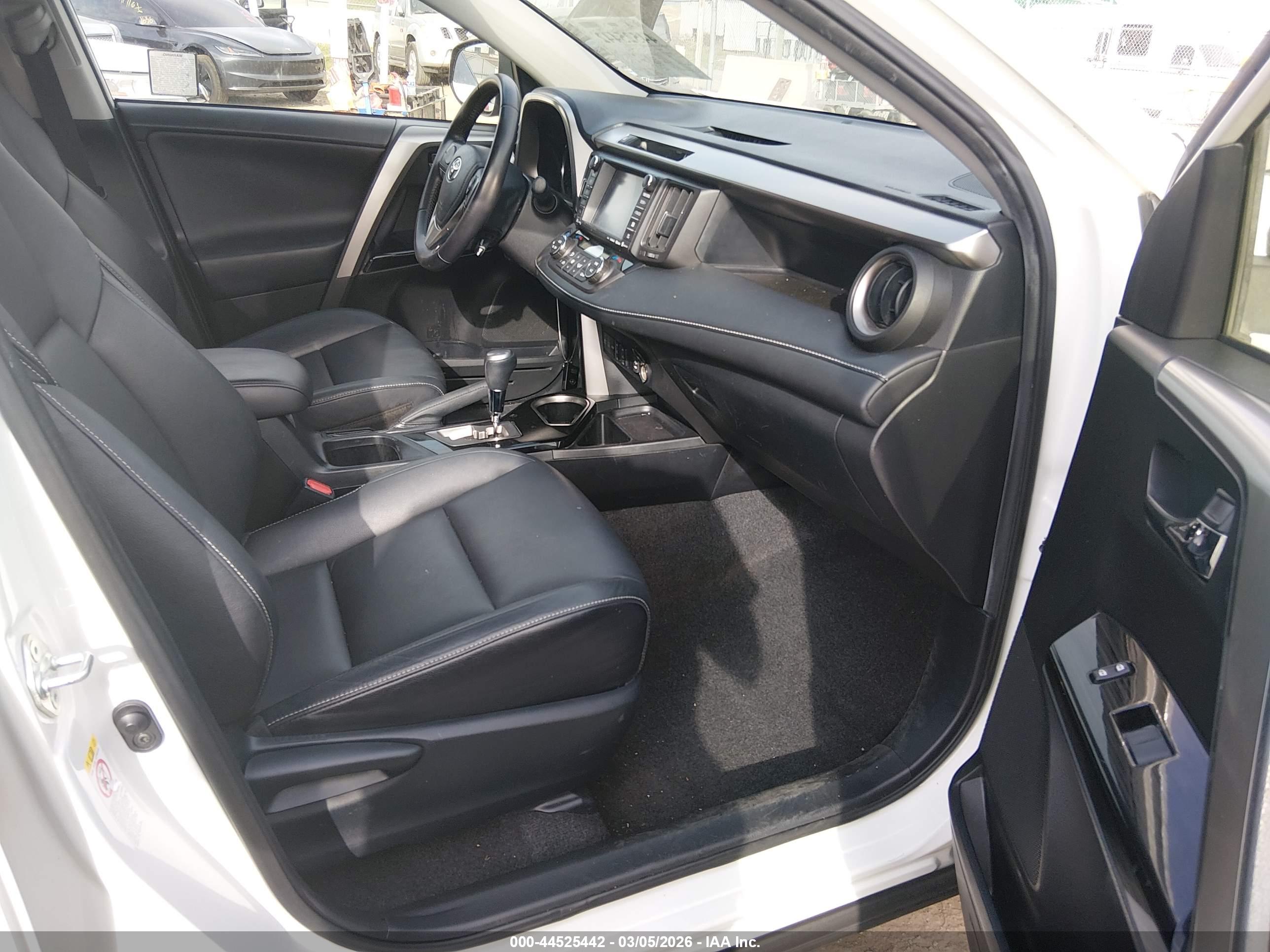 TOYOTA RAV4 image 5