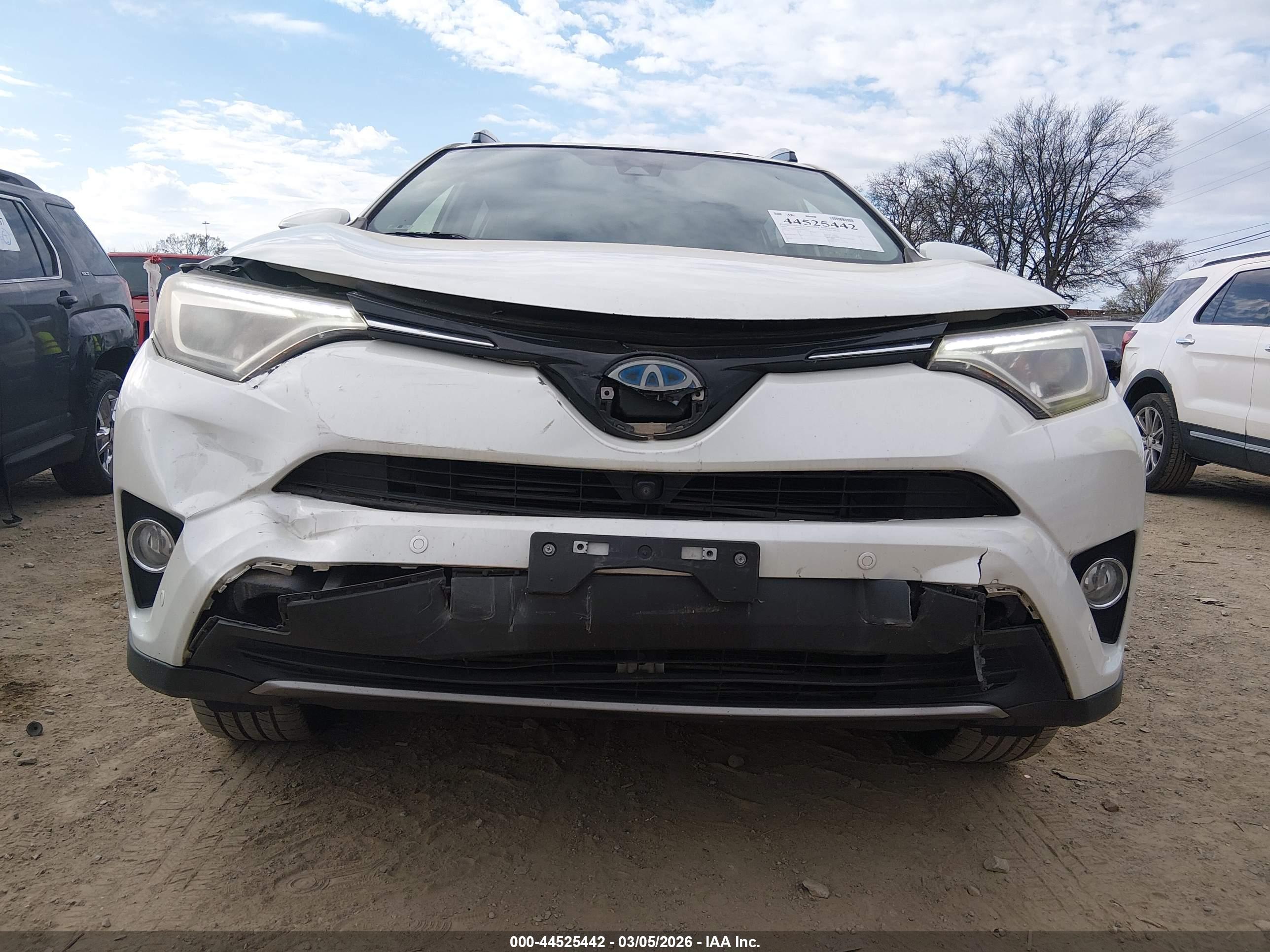 TOYOTA RAV4 image 6