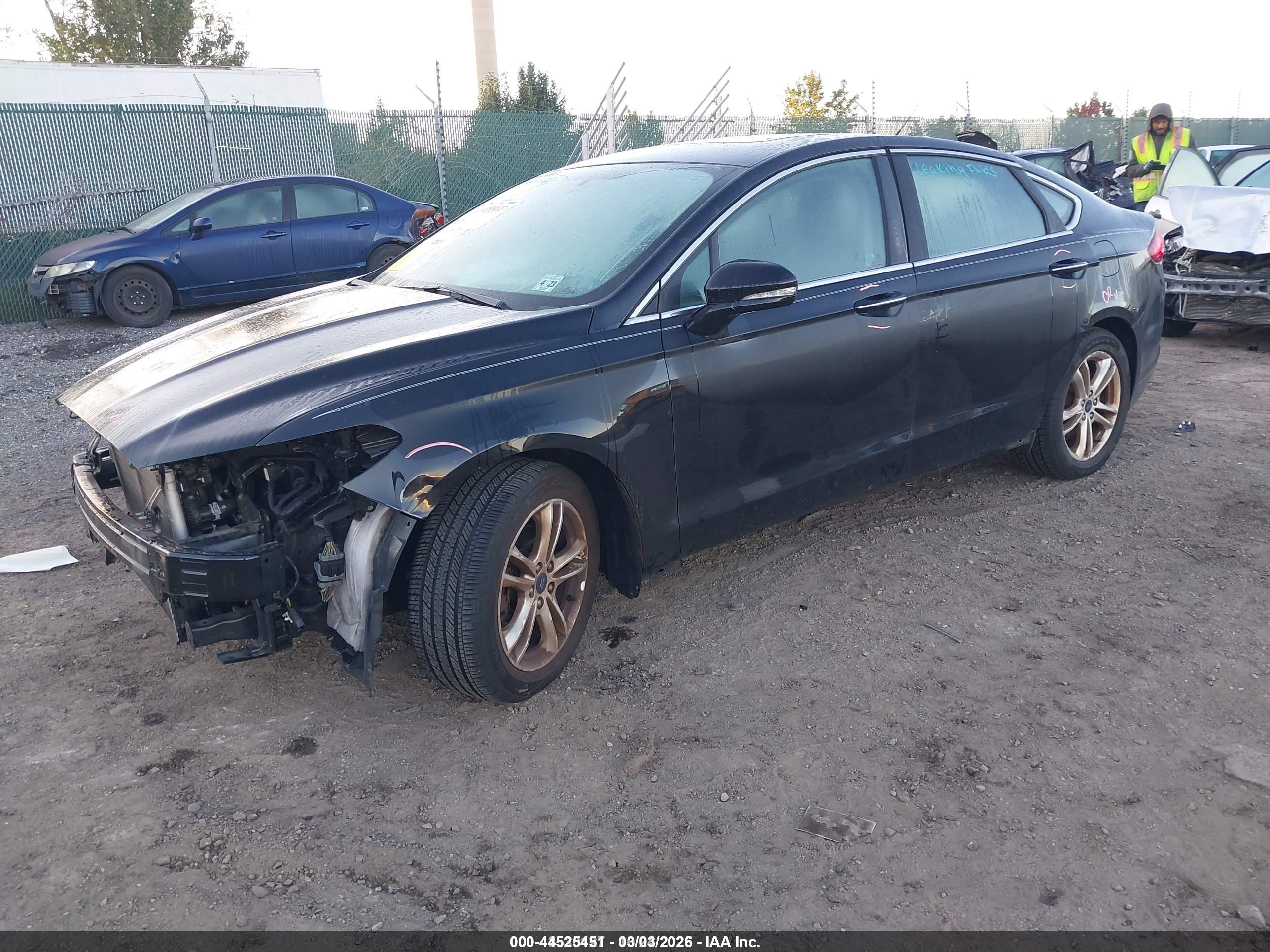 FORD FUSION image 2