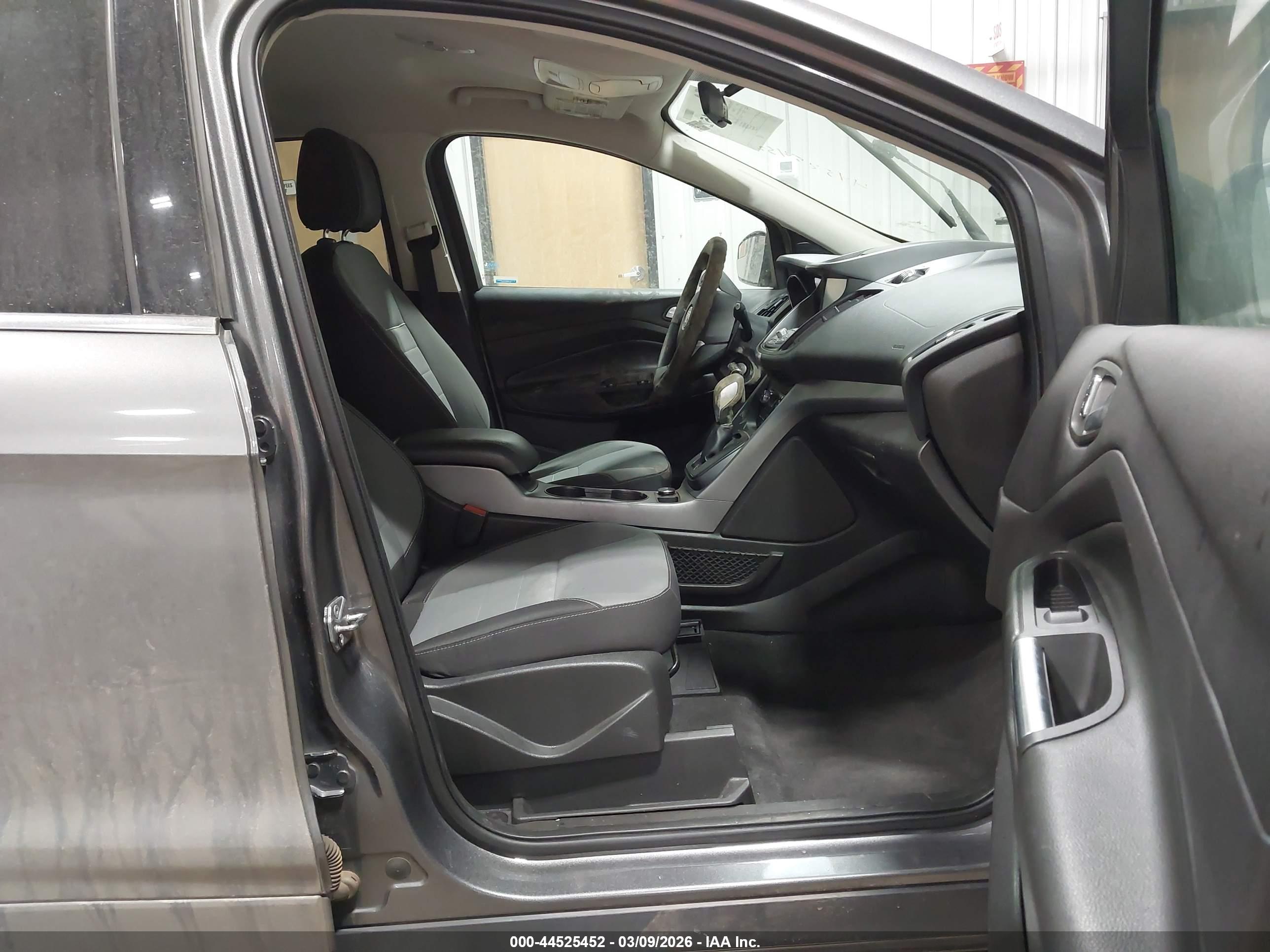 FORD ESCAPE image 5