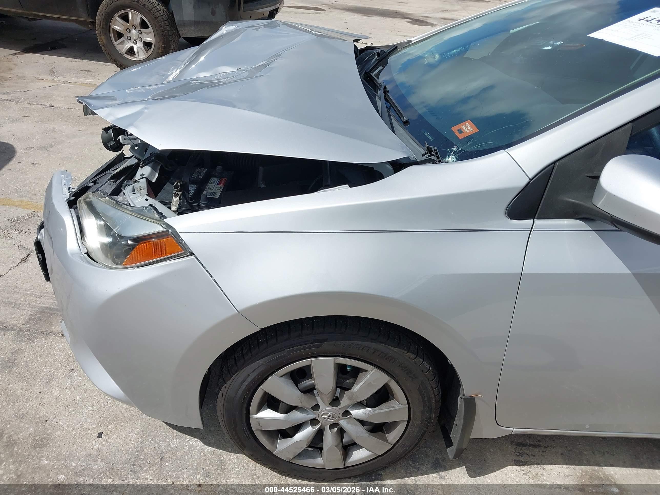 TOYOTA COROLLA image 6