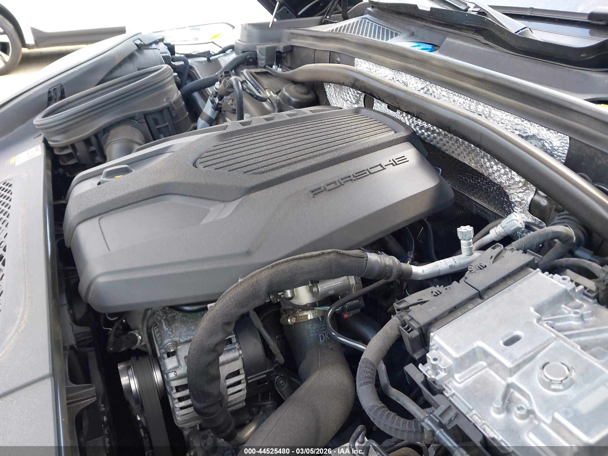PORSCHE MACAN image 10