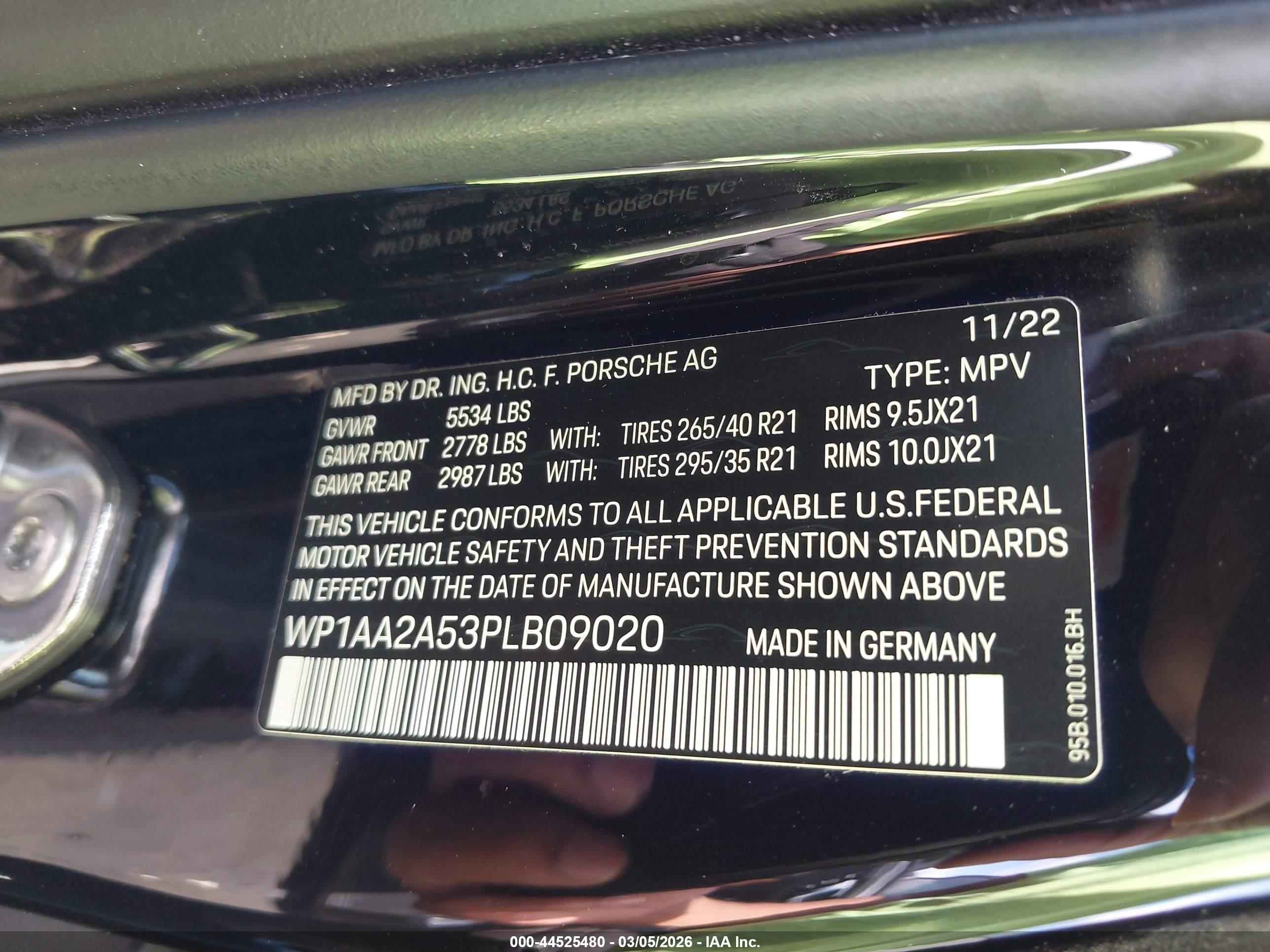 PORSCHE MACAN image 9