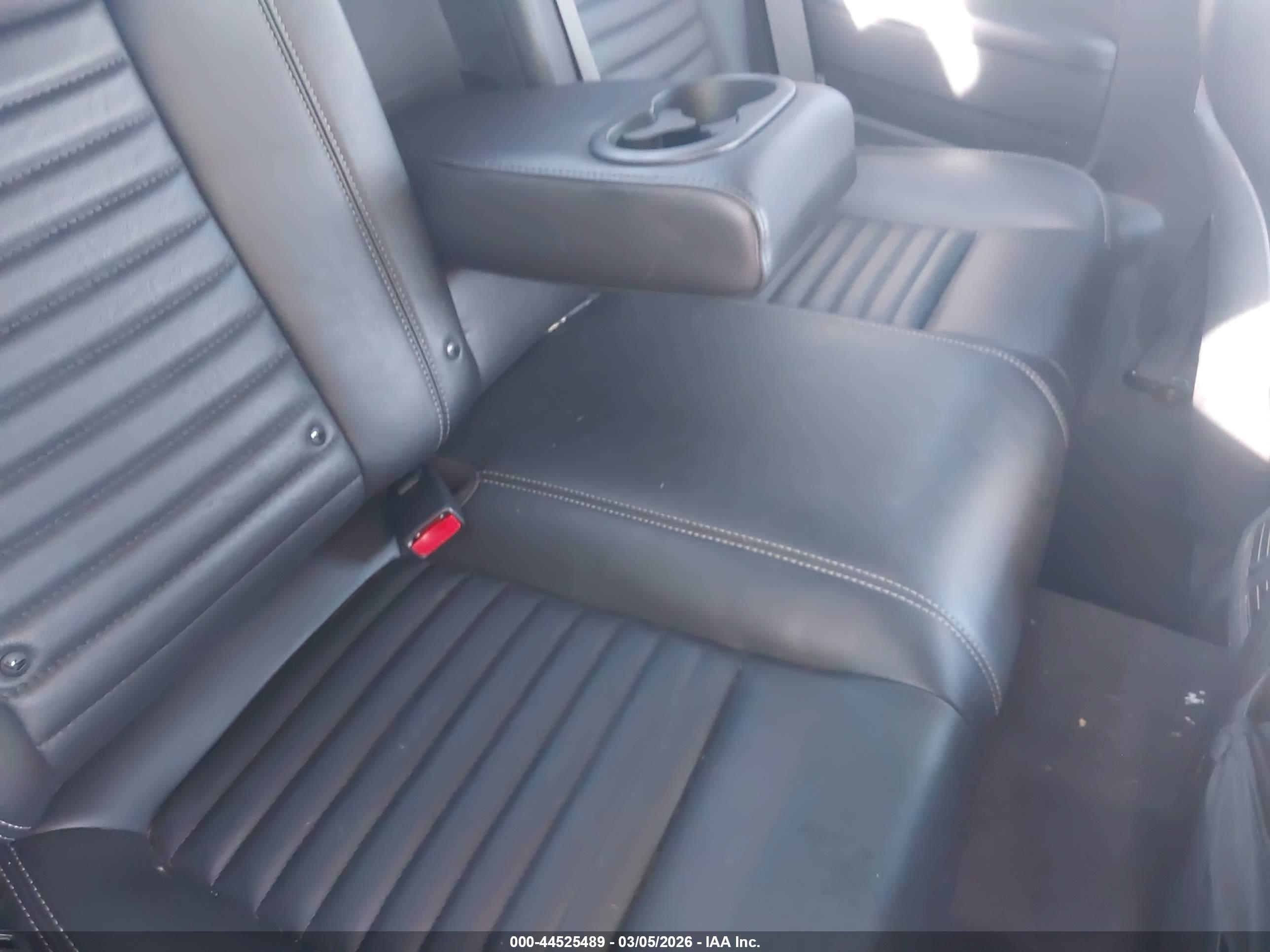 DODGE CHALLENGER image 8