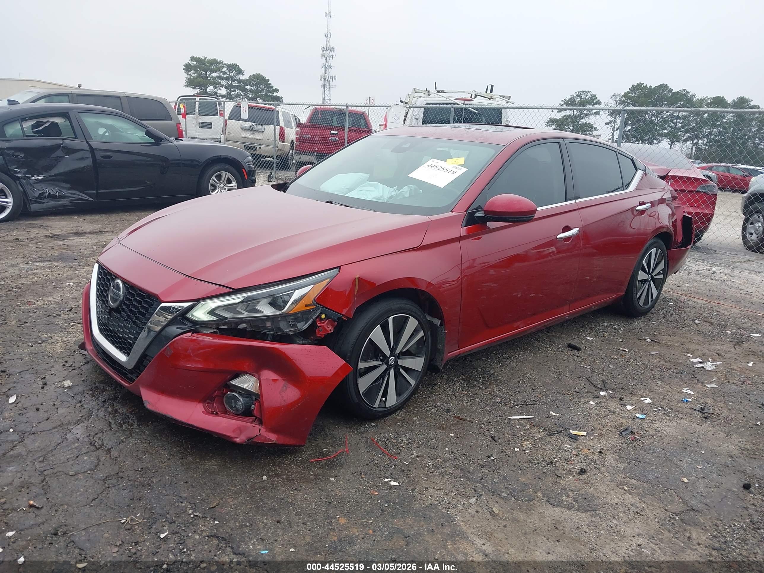 NISSAN ALTIMA image 2