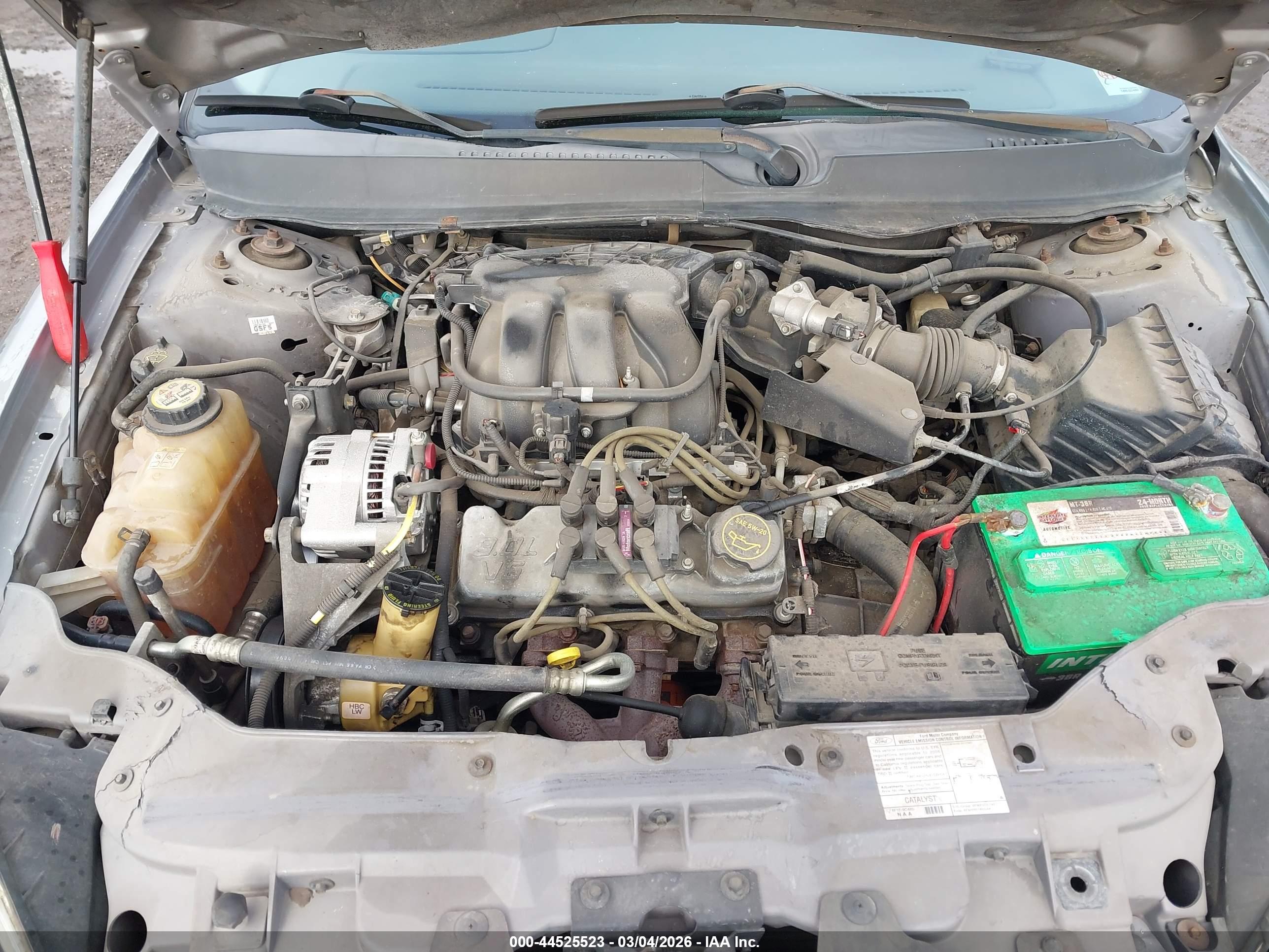 FORD TAURUS image 10