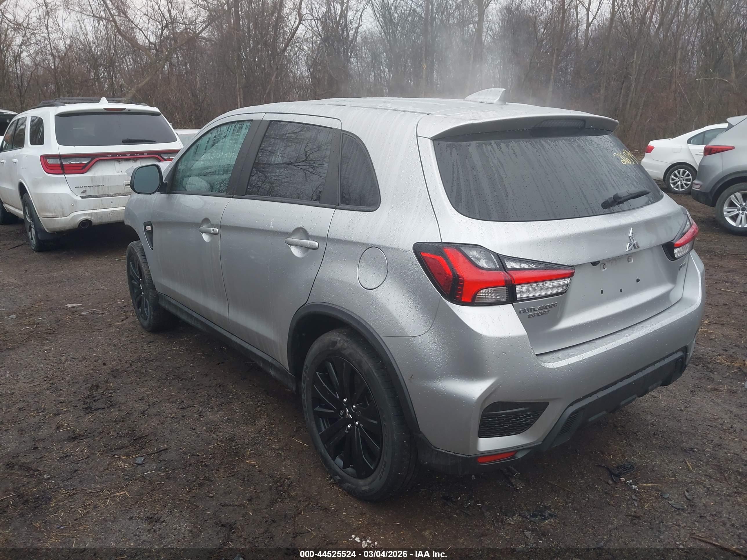 MITSUBISHI OUTLANDER image 3