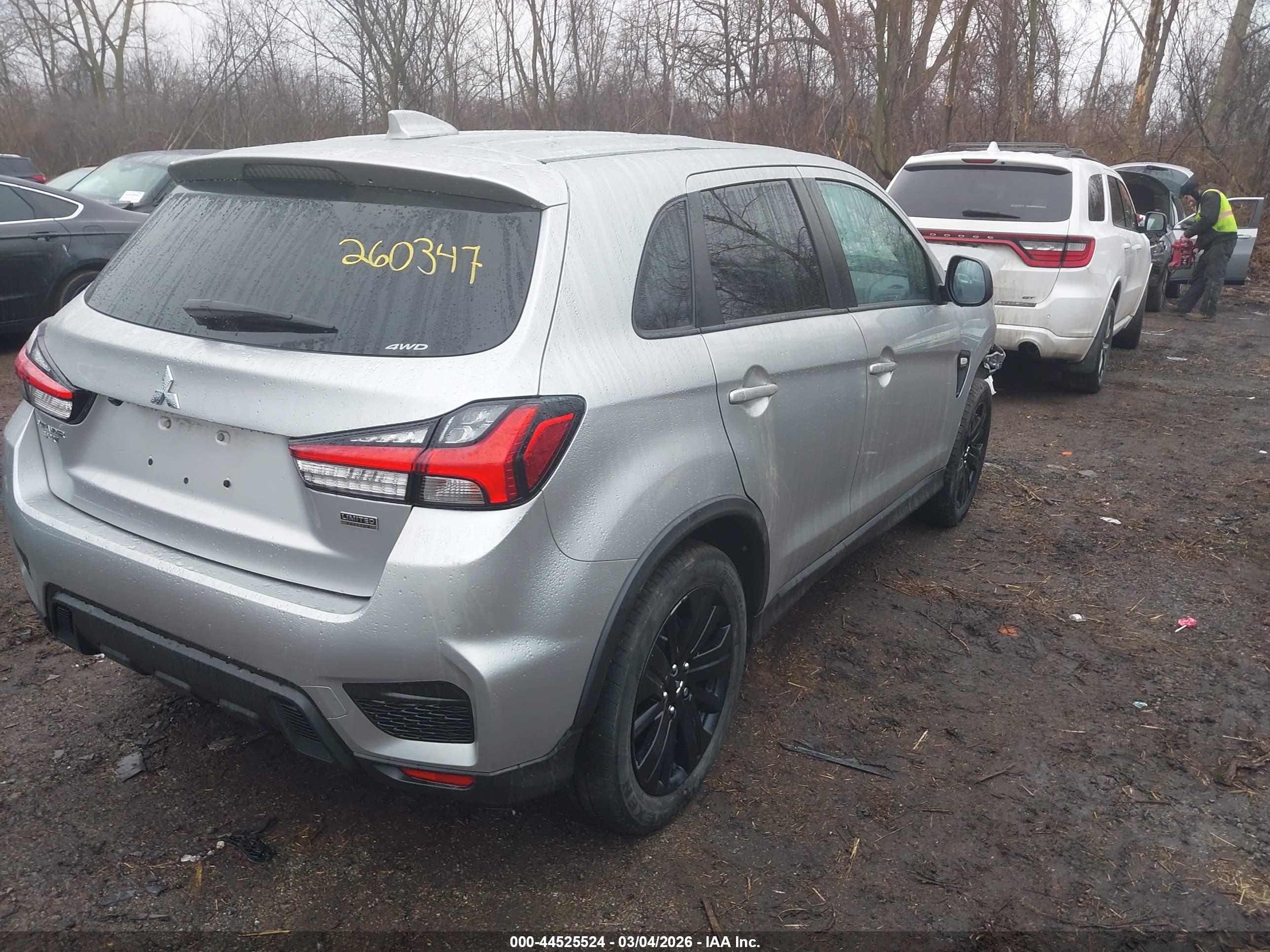 MITSUBISHI OUTLANDER image 4