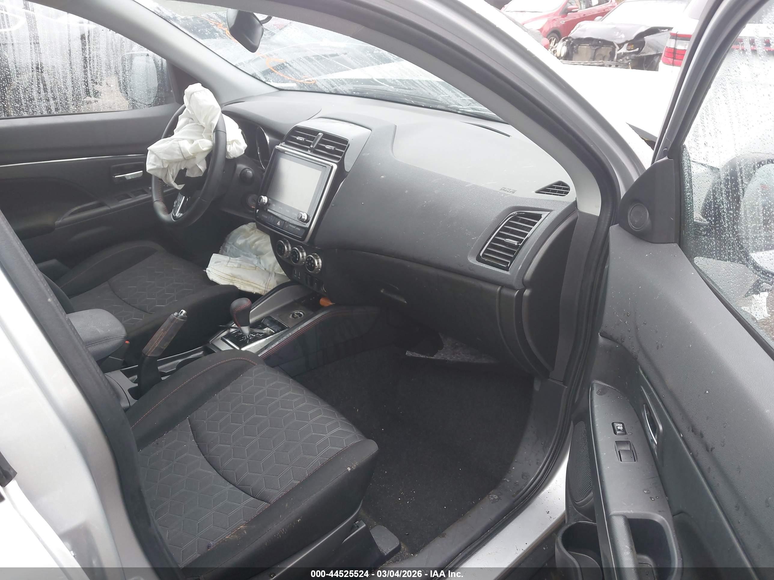 MITSUBISHI OUTLANDER image 5