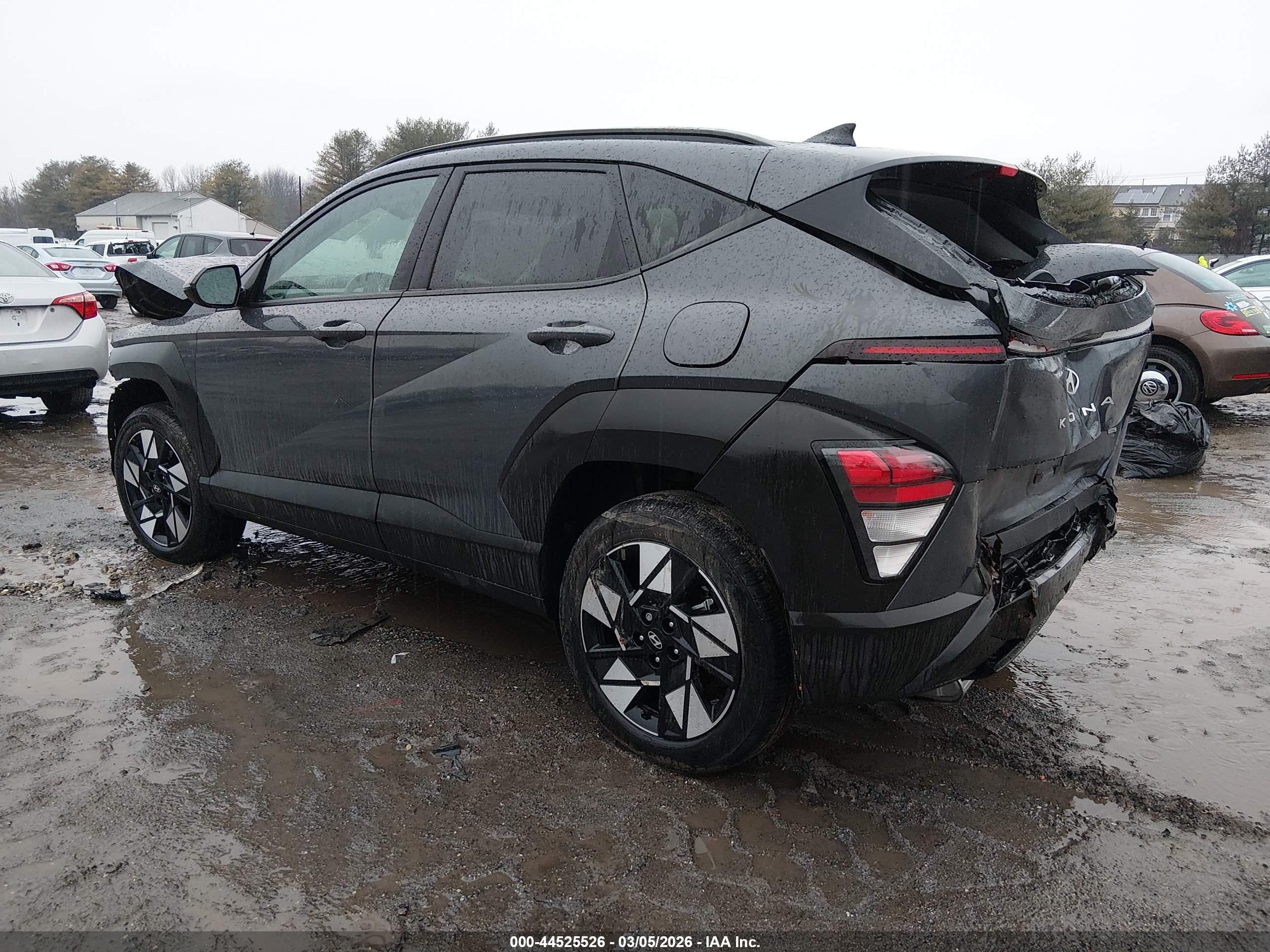 HYUNDAI KONA image 3