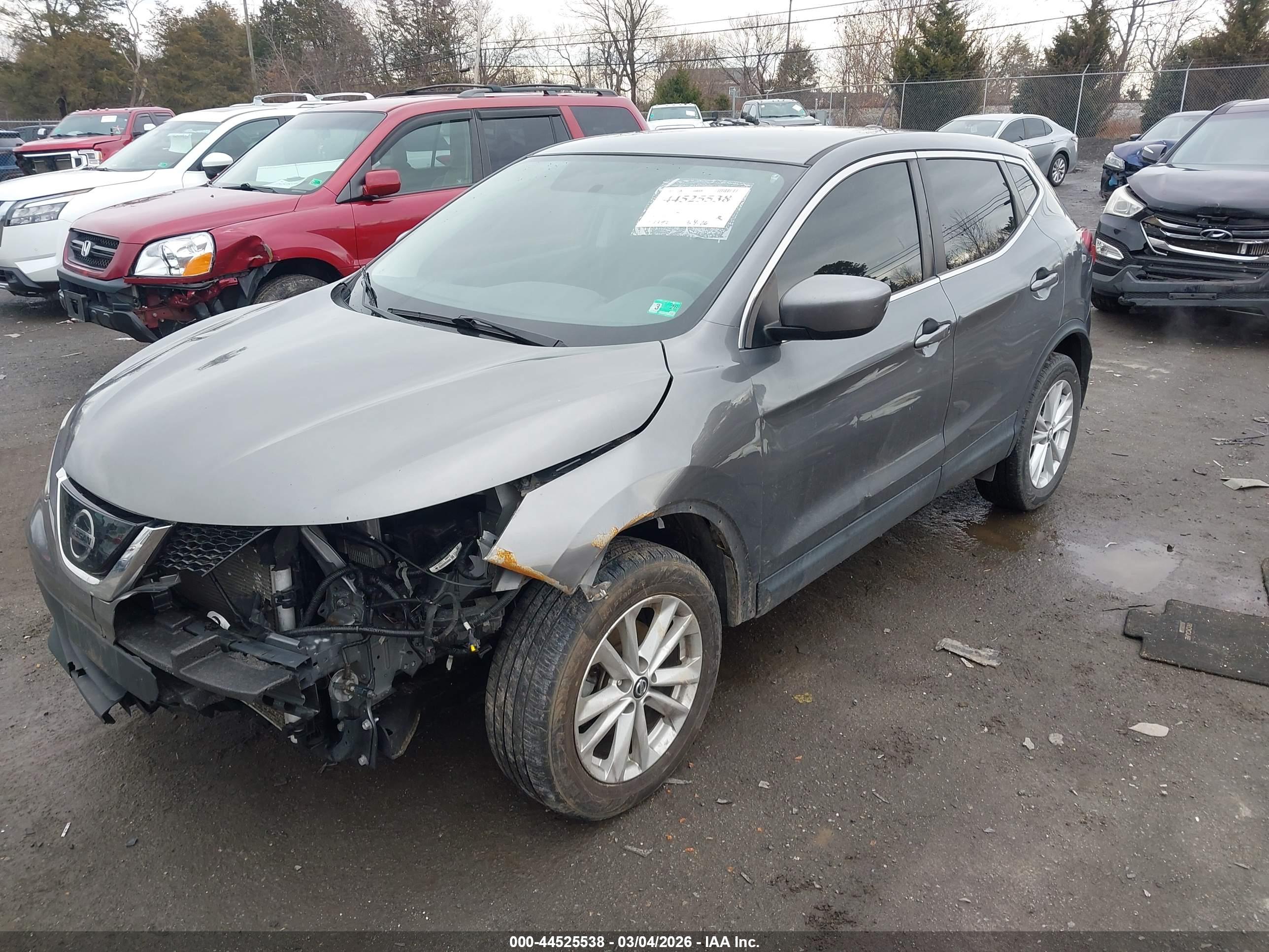 NISSAN ROGUE image 2