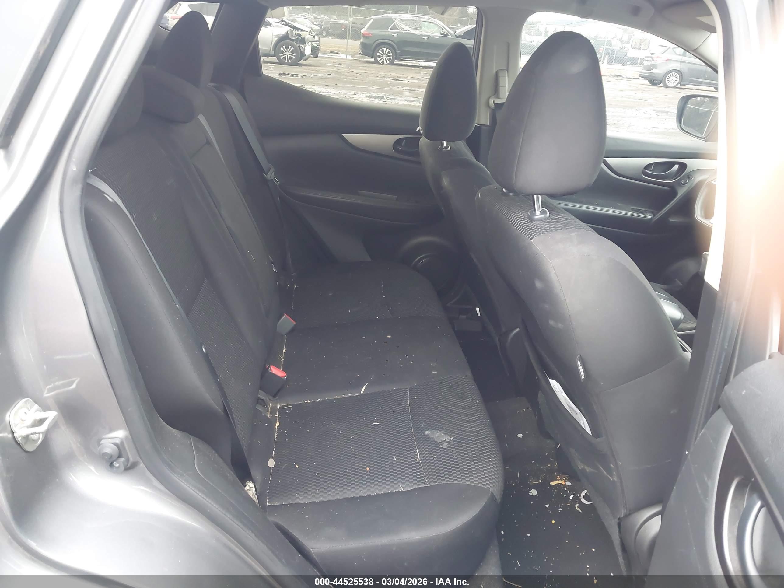 NISSAN ROGUE image 8