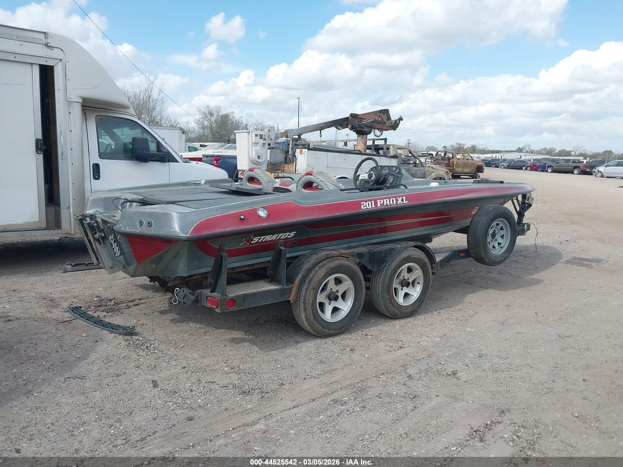 STRATOS BOAT image 2
