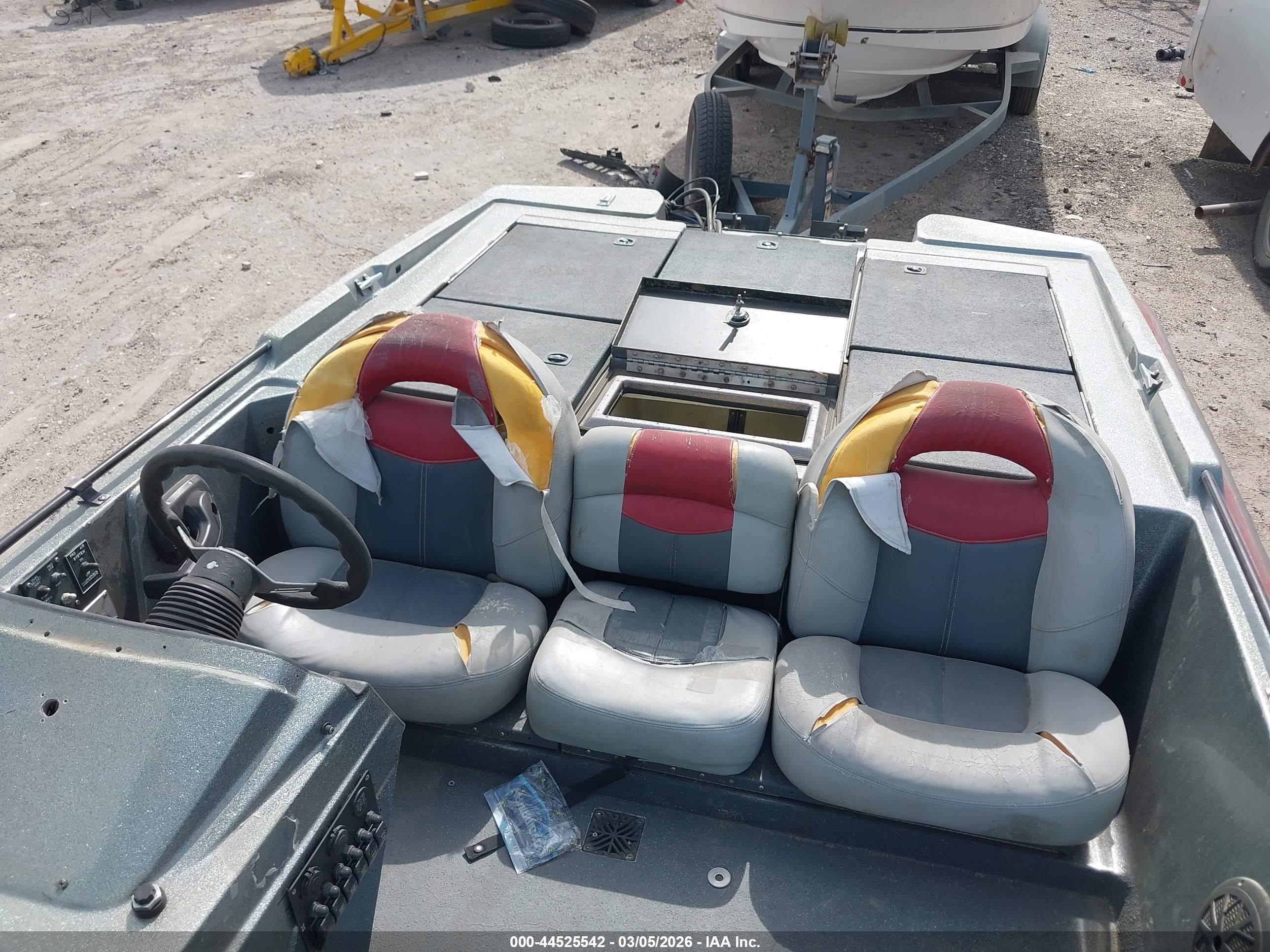 STRATOS BOAT image 5