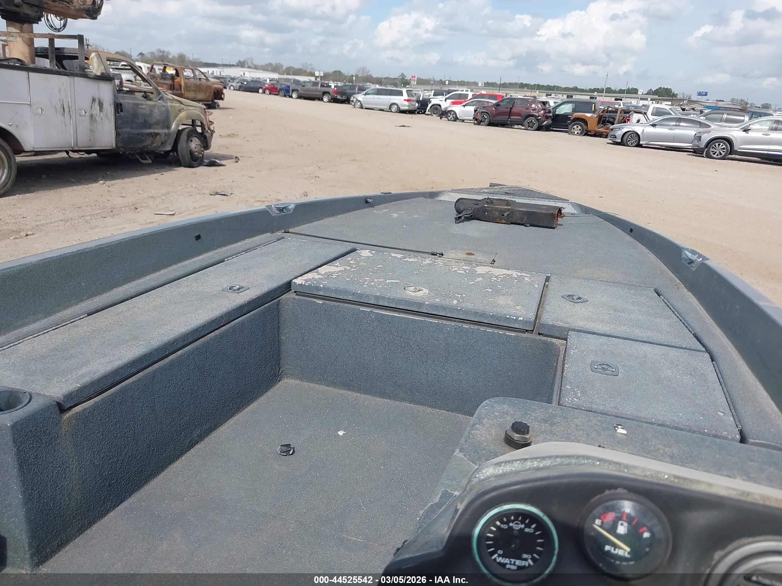 STRATOS BOAT image 8